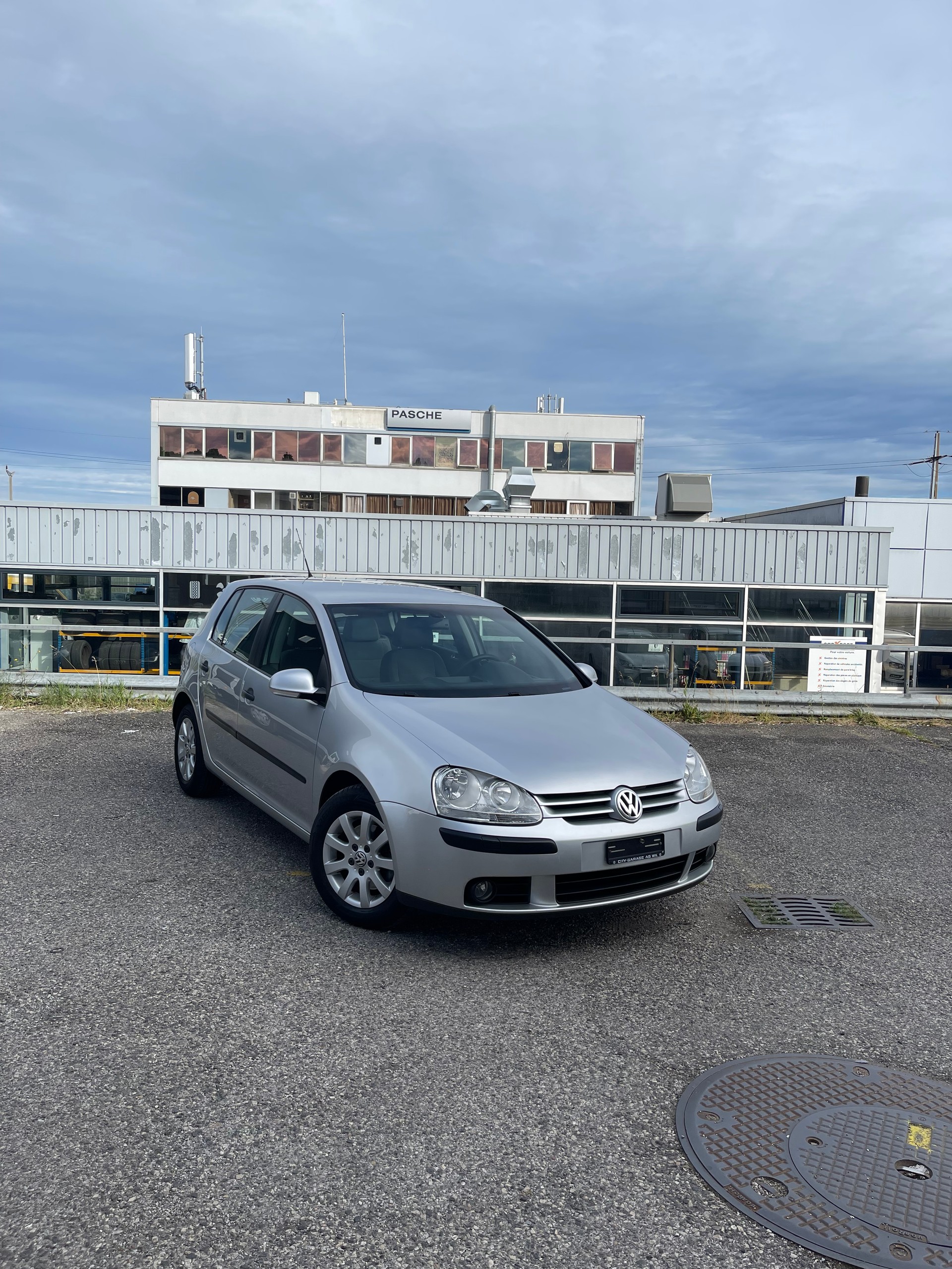VW Golf 2.0 FSI Comfortline-image-0
