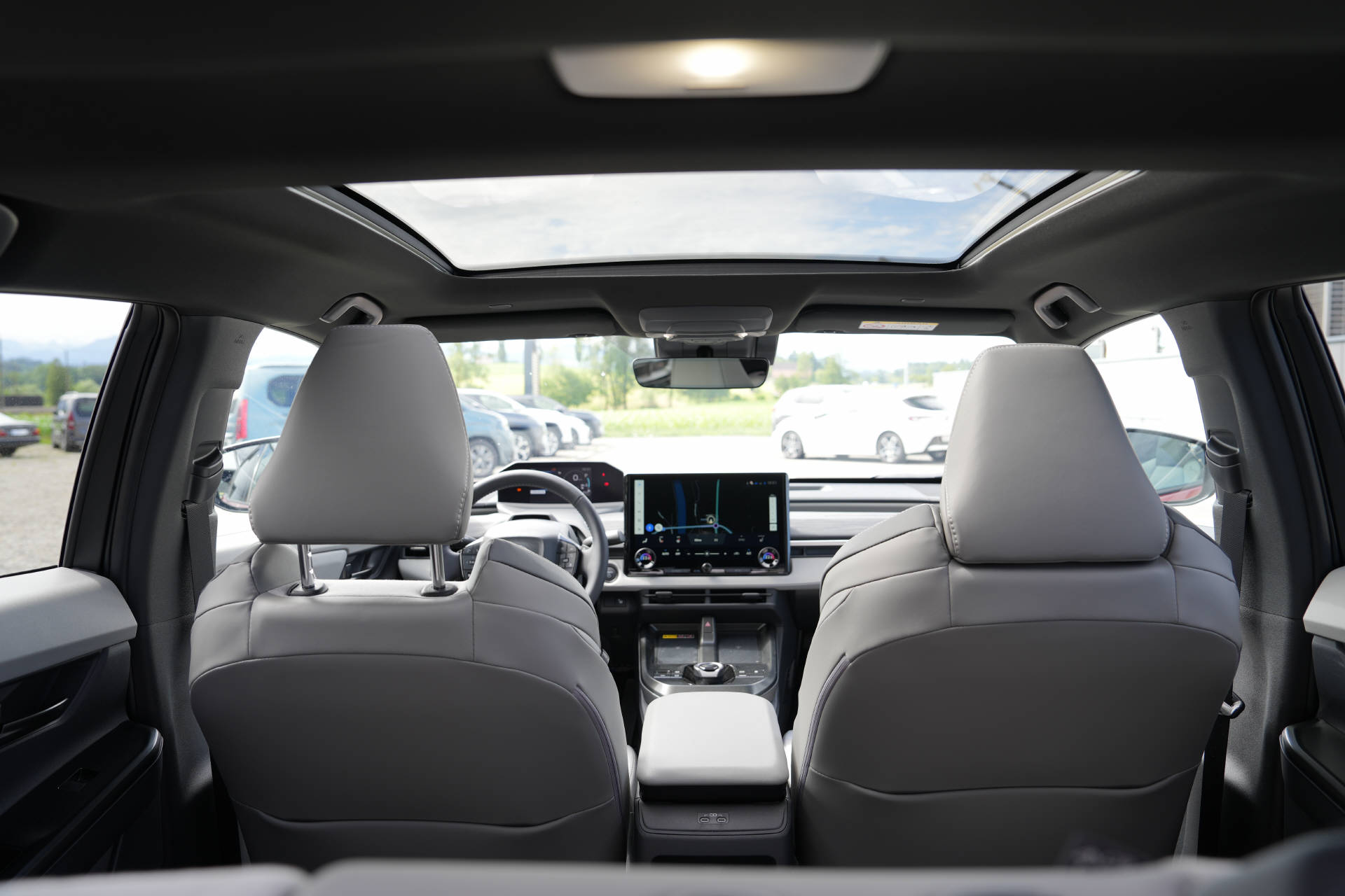 TOYOTA C-HR+ Premium AWD-image-8
