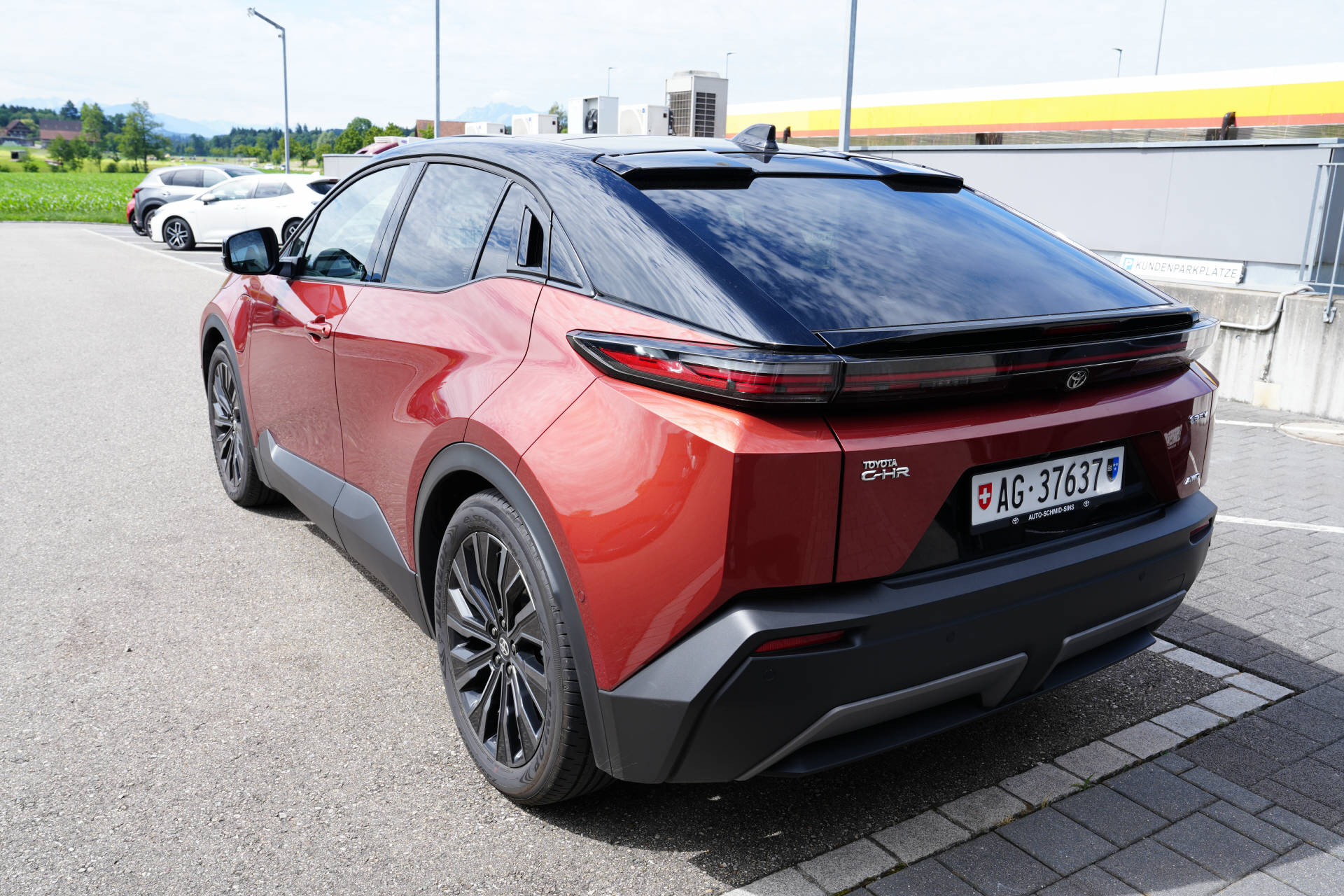 TOYOTA C-HR+ Premium AWD-image-7