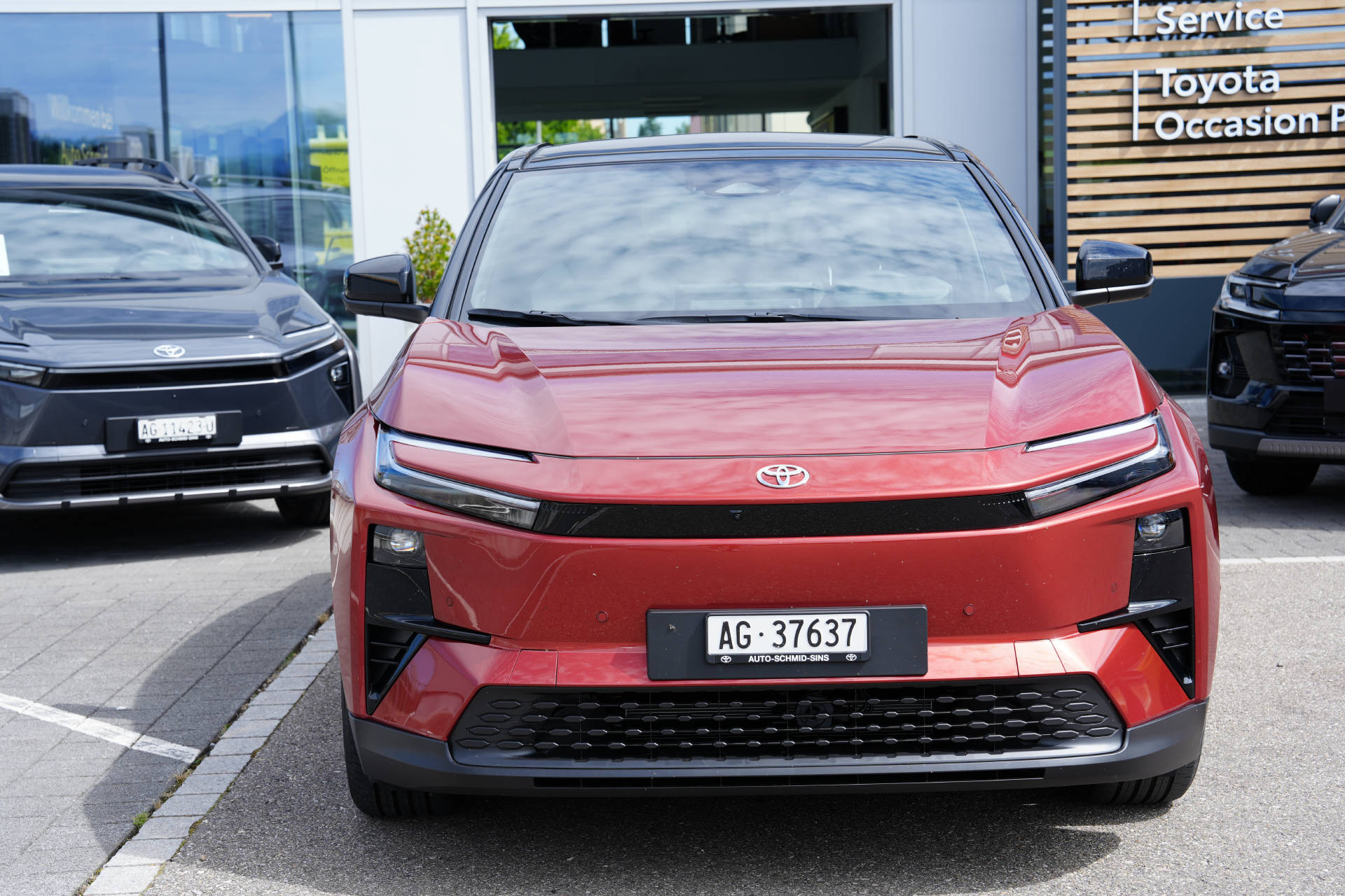 TOYOTA C-HR+ Premium AWD-image-6