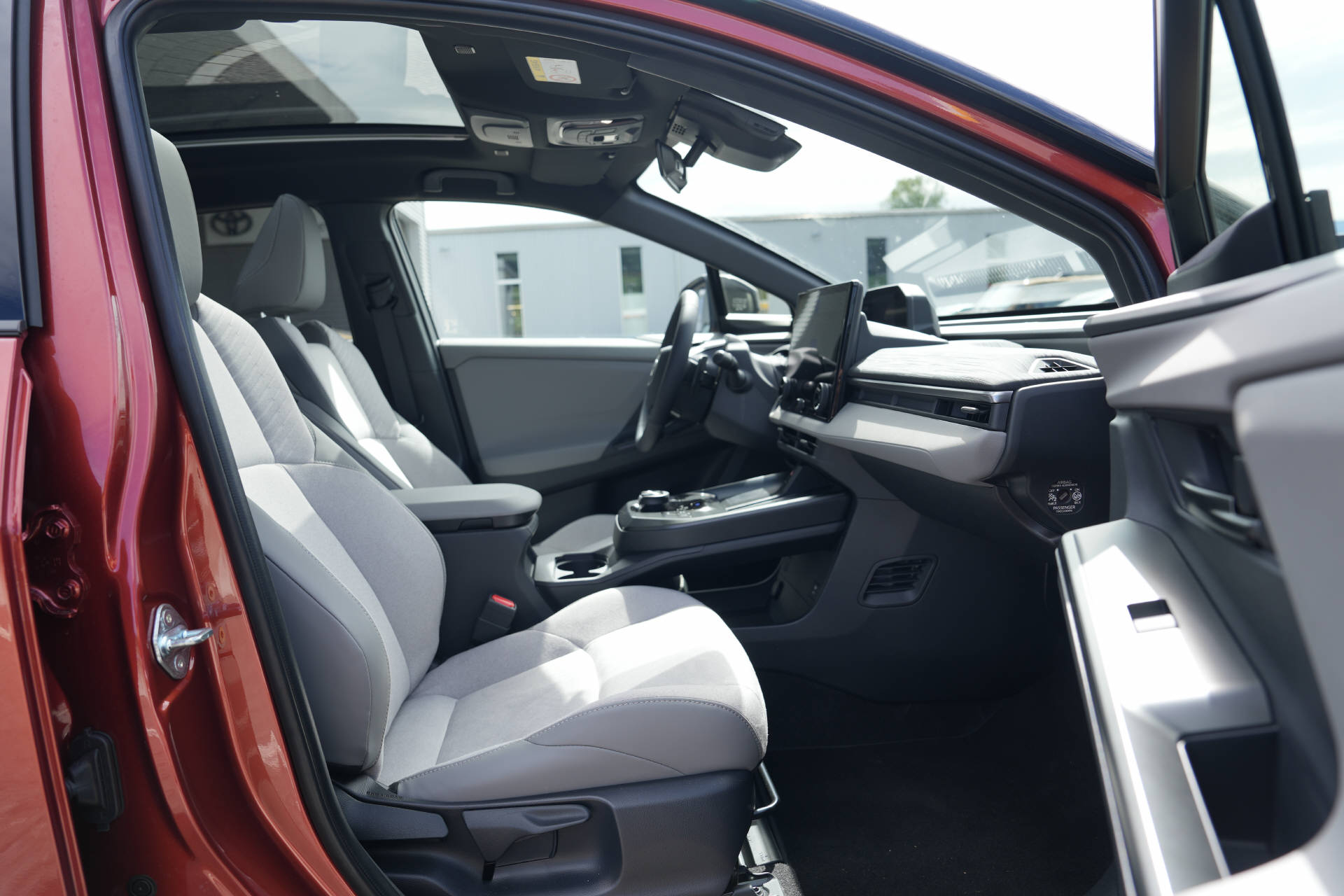 TOYOTA C-HR+ Premium AWD-image-9