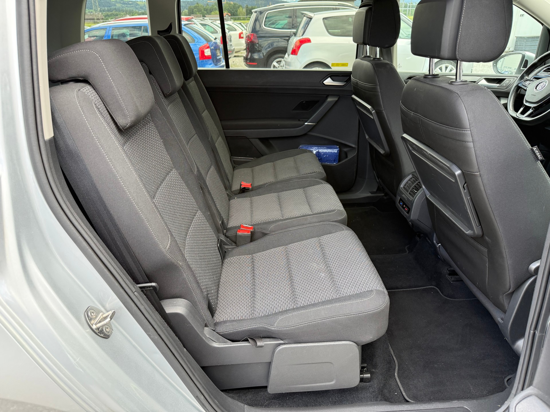 VW Touran 2.0 TDI BlueMotion Technology Sport DSG-image-7