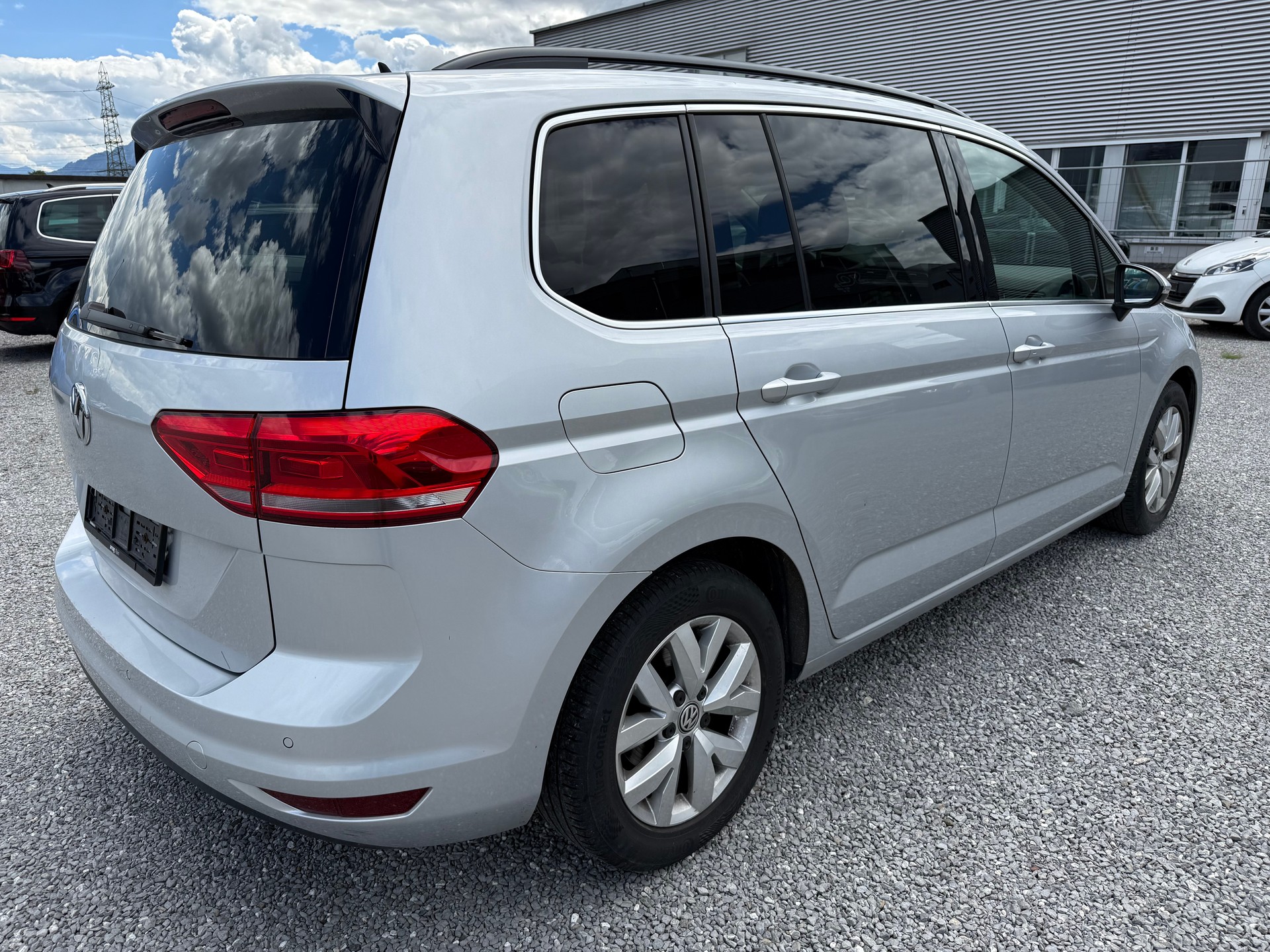 VW Touran 2.0 TDI BlueMotion Technology Sport DSG-image-4