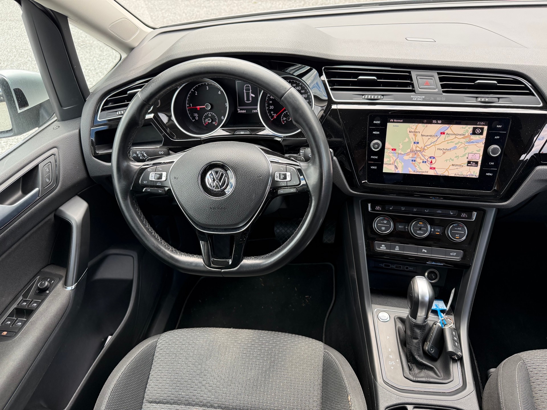 VW Touran 2.0 TDI BlueMotion Technology Sport DSG-image-8