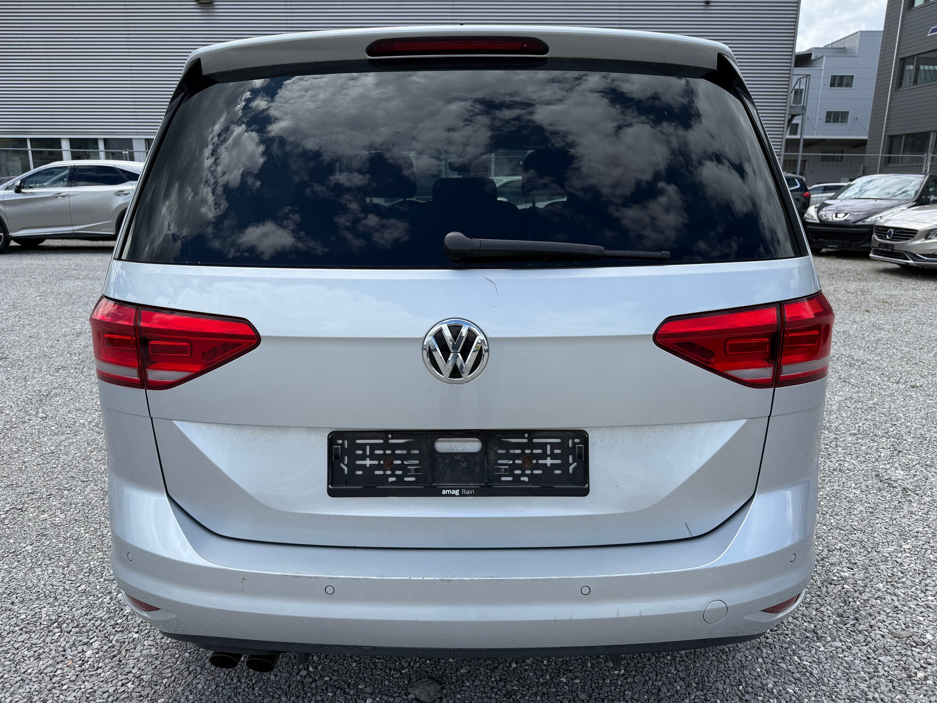 VW Touran 2.0 TDI BlueMotion Technology Sport DSG-image-3