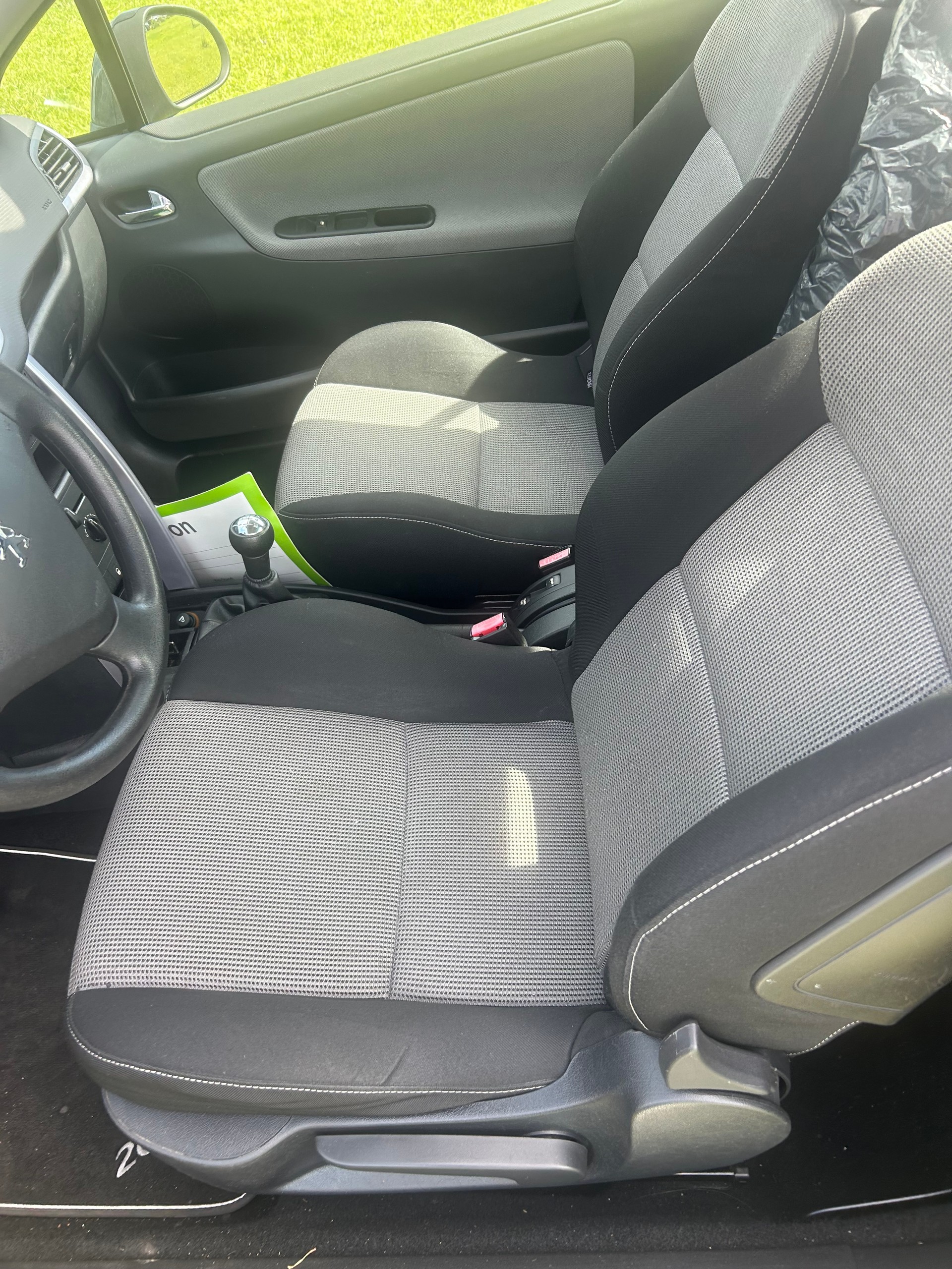 PEUGEOT 207 CC 1.6 16V Sport-image-2
