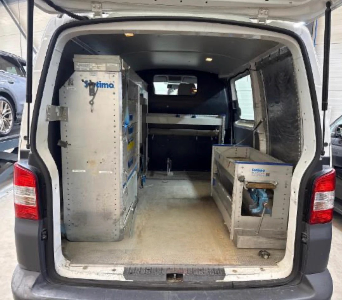 VW T5 2.0 TDI 4Motion ( Mit AHK / Sortimo Regale )-image-9