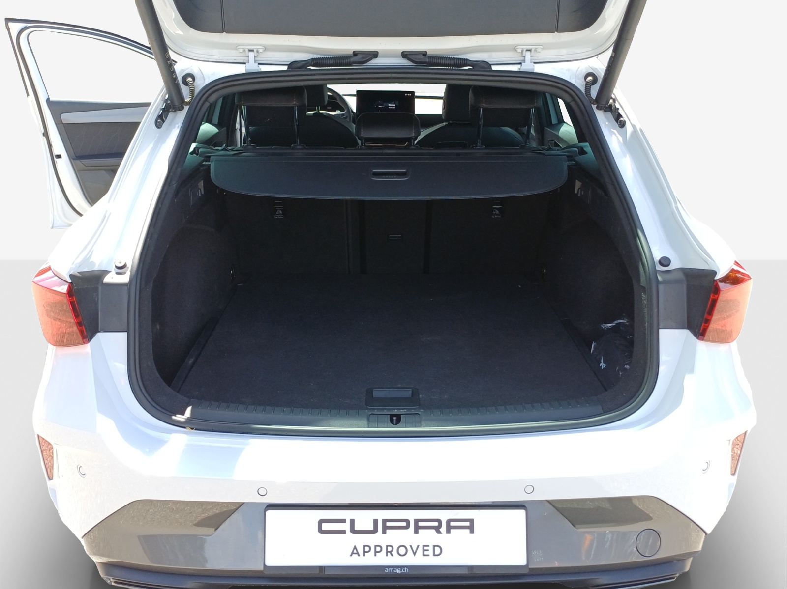 CUPRA LEON ST 1.5 eTSI DSG-image-12
