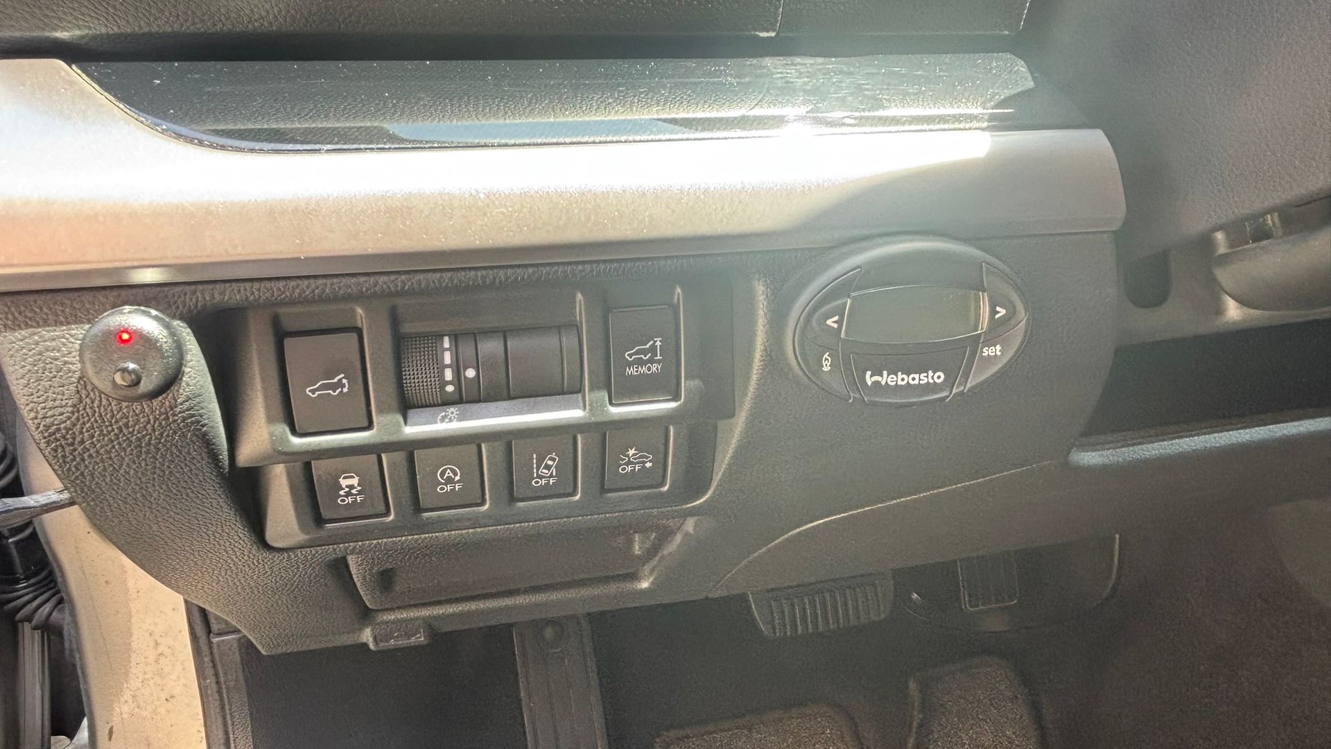 SUBARU Outback 2.5i Luxury-image-13