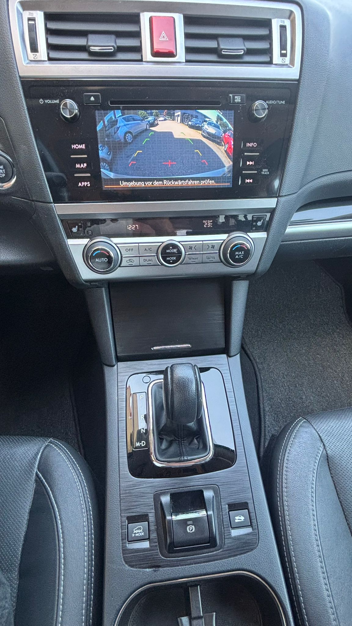 SUBARU Outback 2.5i Luxury-image-12