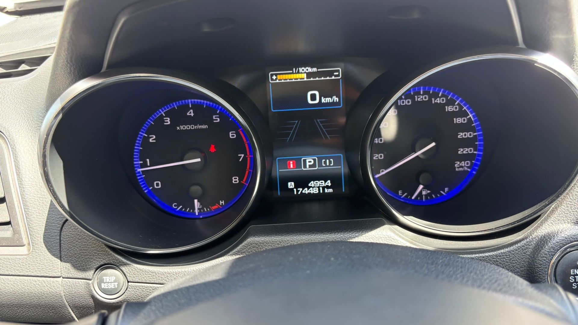 SUBARU Outback 2.5i Luxury-image-14