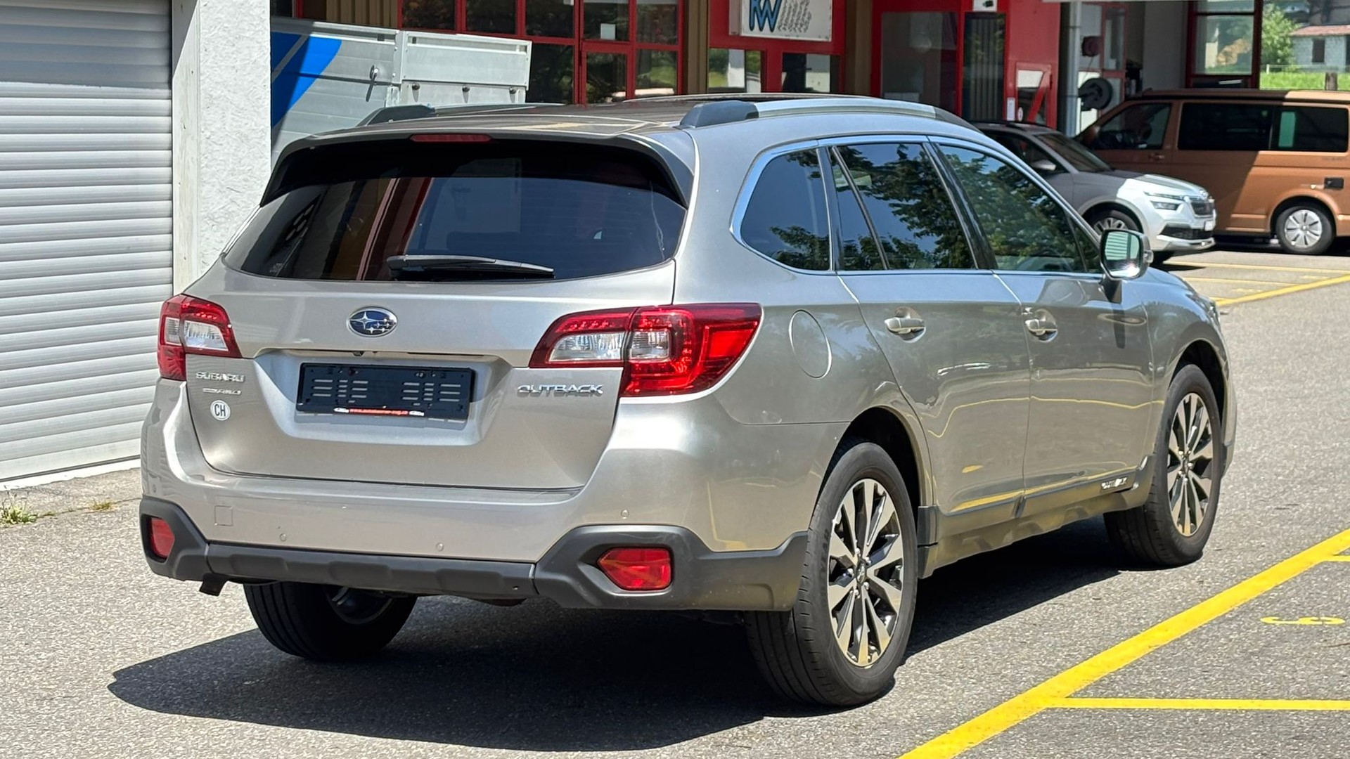 SUBARU Outback 2.5i Luxury-showroom-element-3
