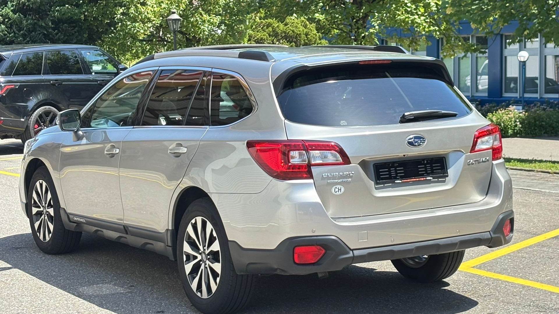 SUBARU Outback 2.5i Luxury-image-5