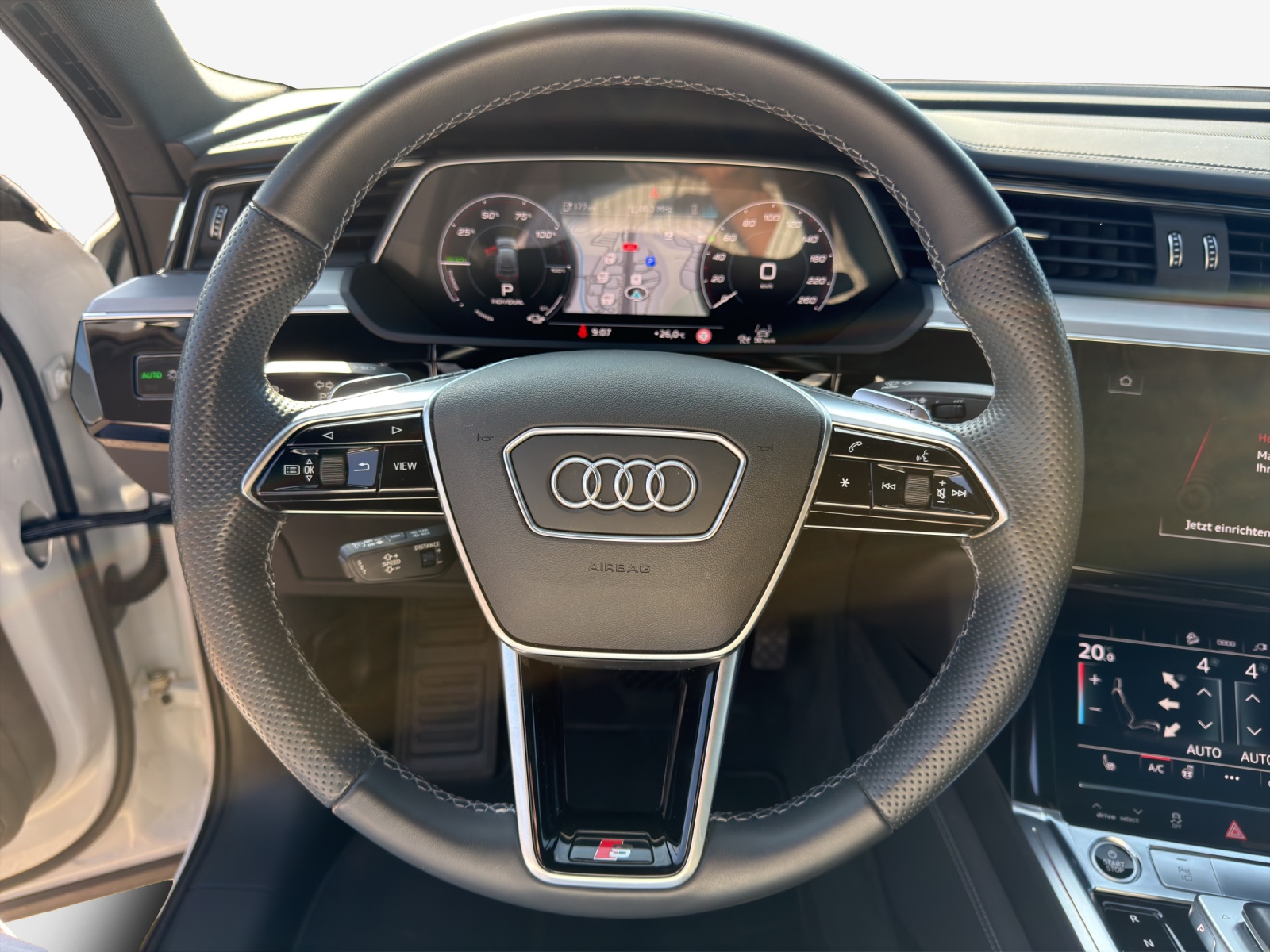 AUDI e-tron 55 Sportback S Line quattro-image-9