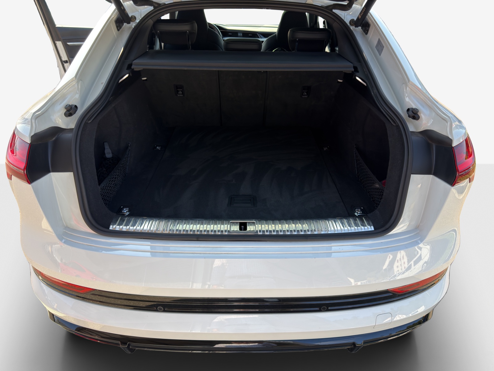 AUDI e-tron 55 Sportback S Line quattro-image-12
