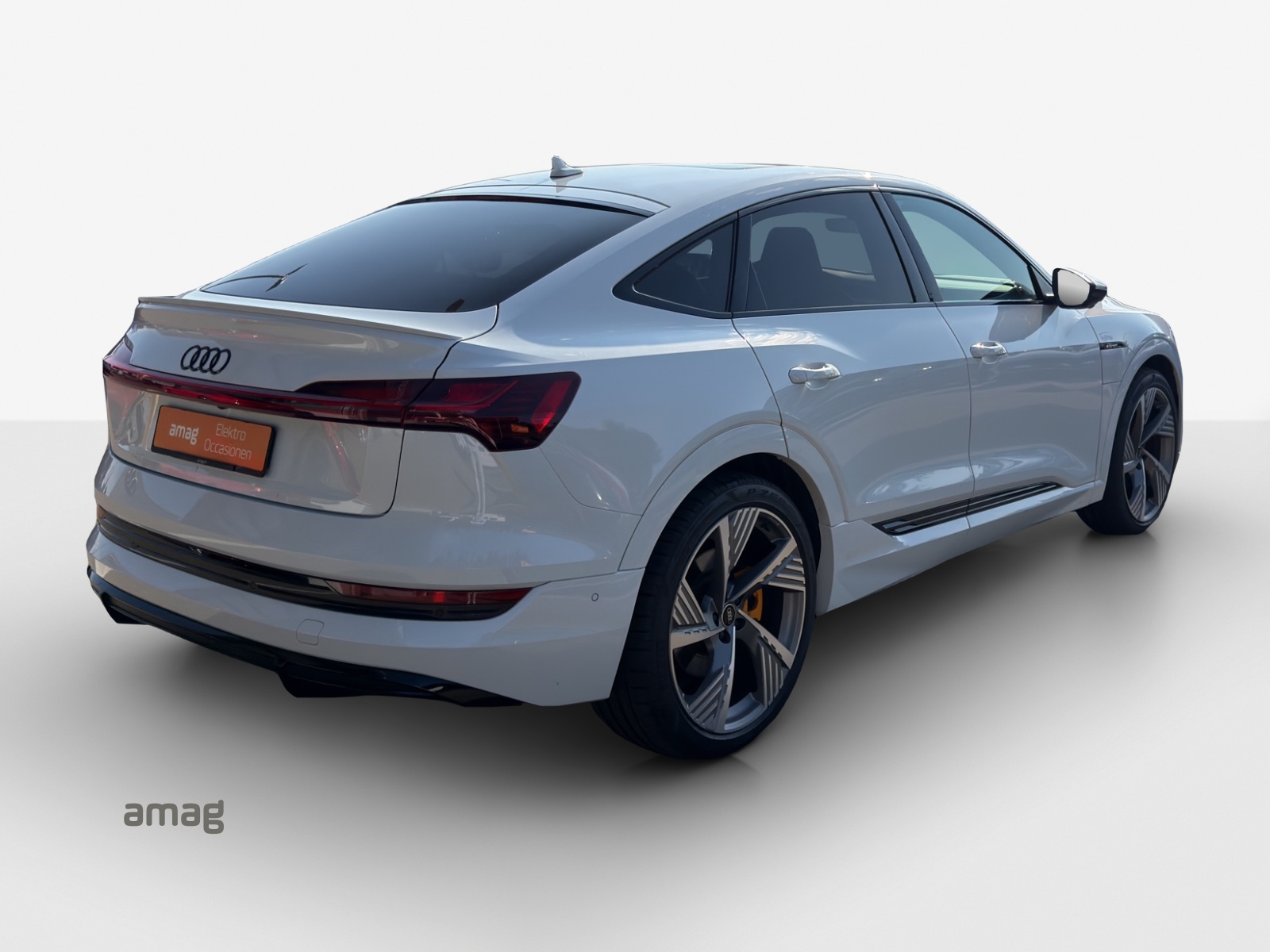 AUDI e-tron 55 Sportback S Line quattro-image-4