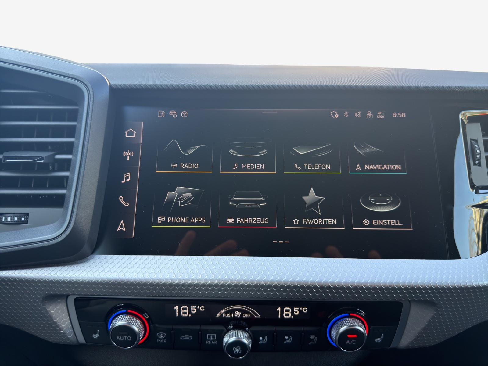 AUDI A1 Sportback 30 TFSI S Line Attraction S-tronic-image-14