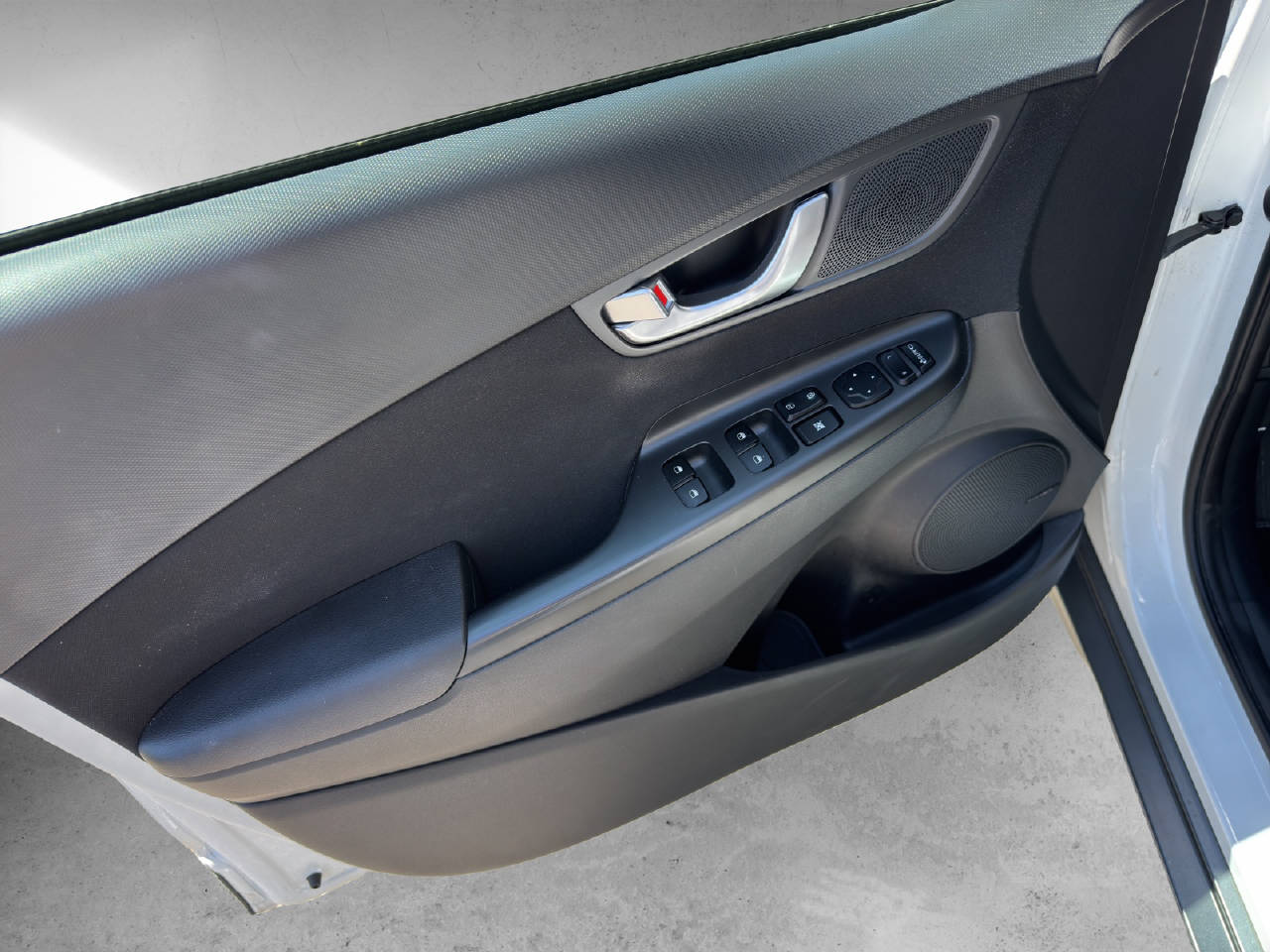 HYUNDAI Kona 1.6 GDi Hybrid Amplia MY21-image-2