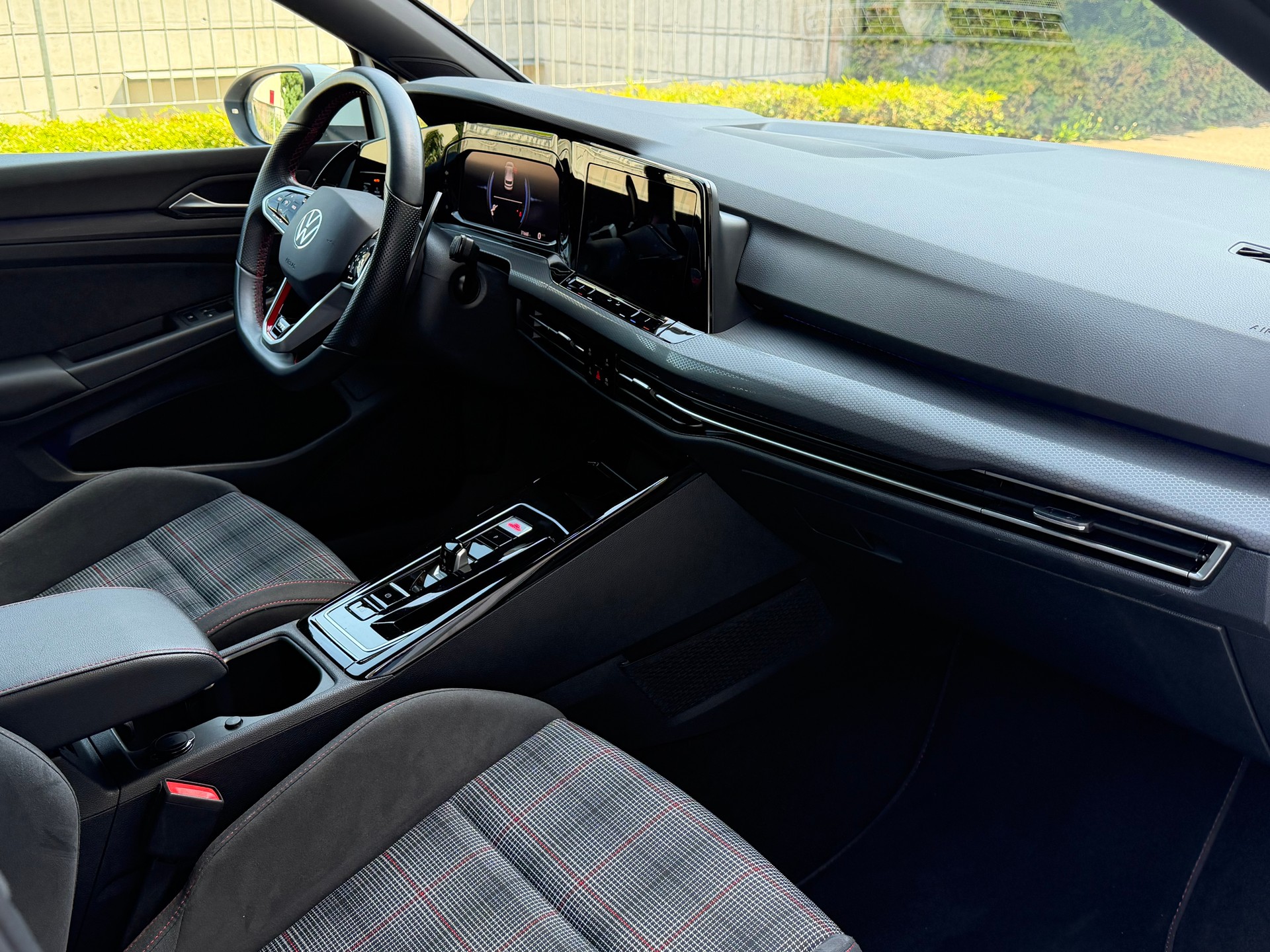 VW Golf 2.0 TSI GTI DSG-image-9