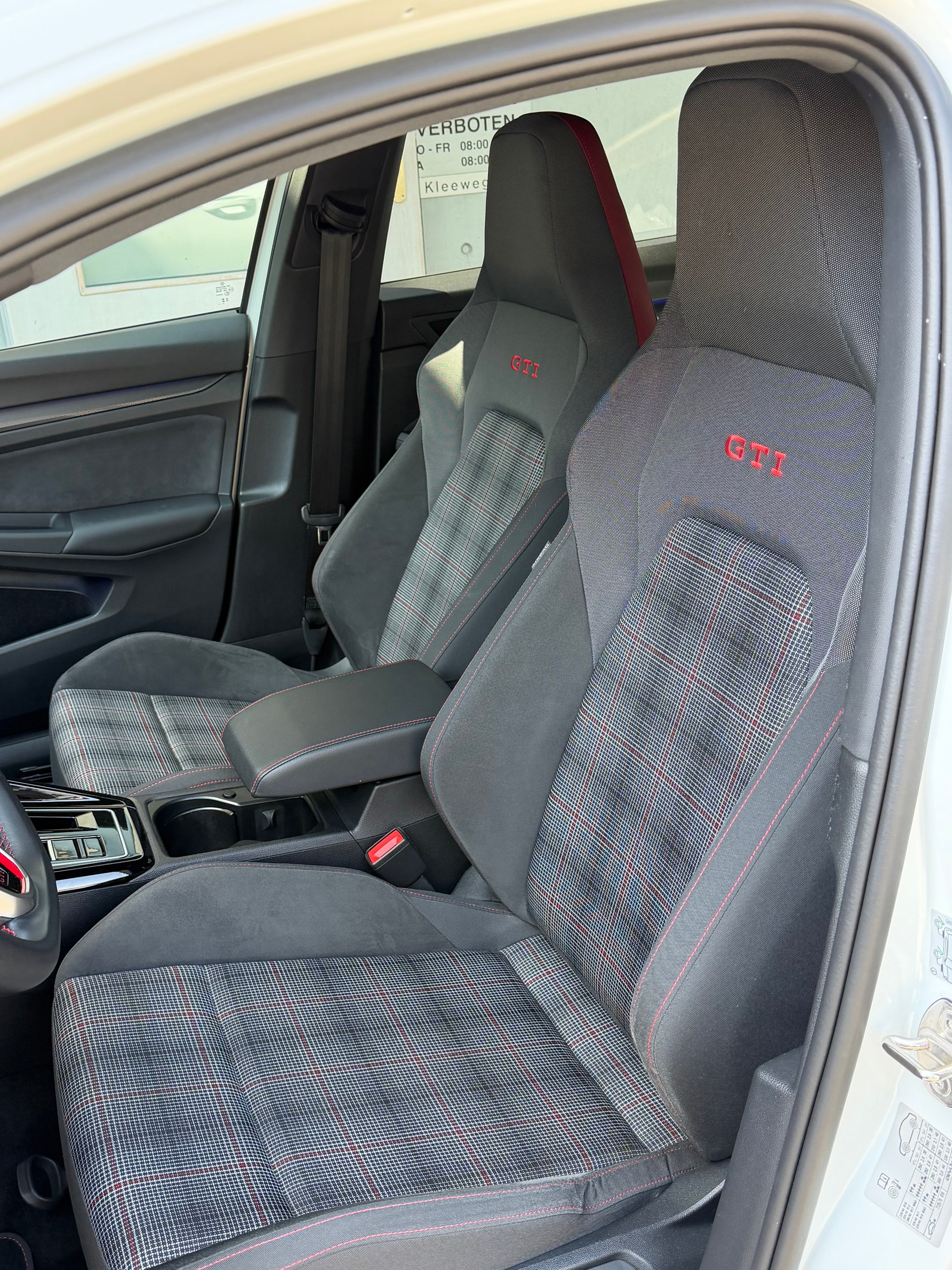 VW Golf 2.0 TSI GTI DSG-image-8