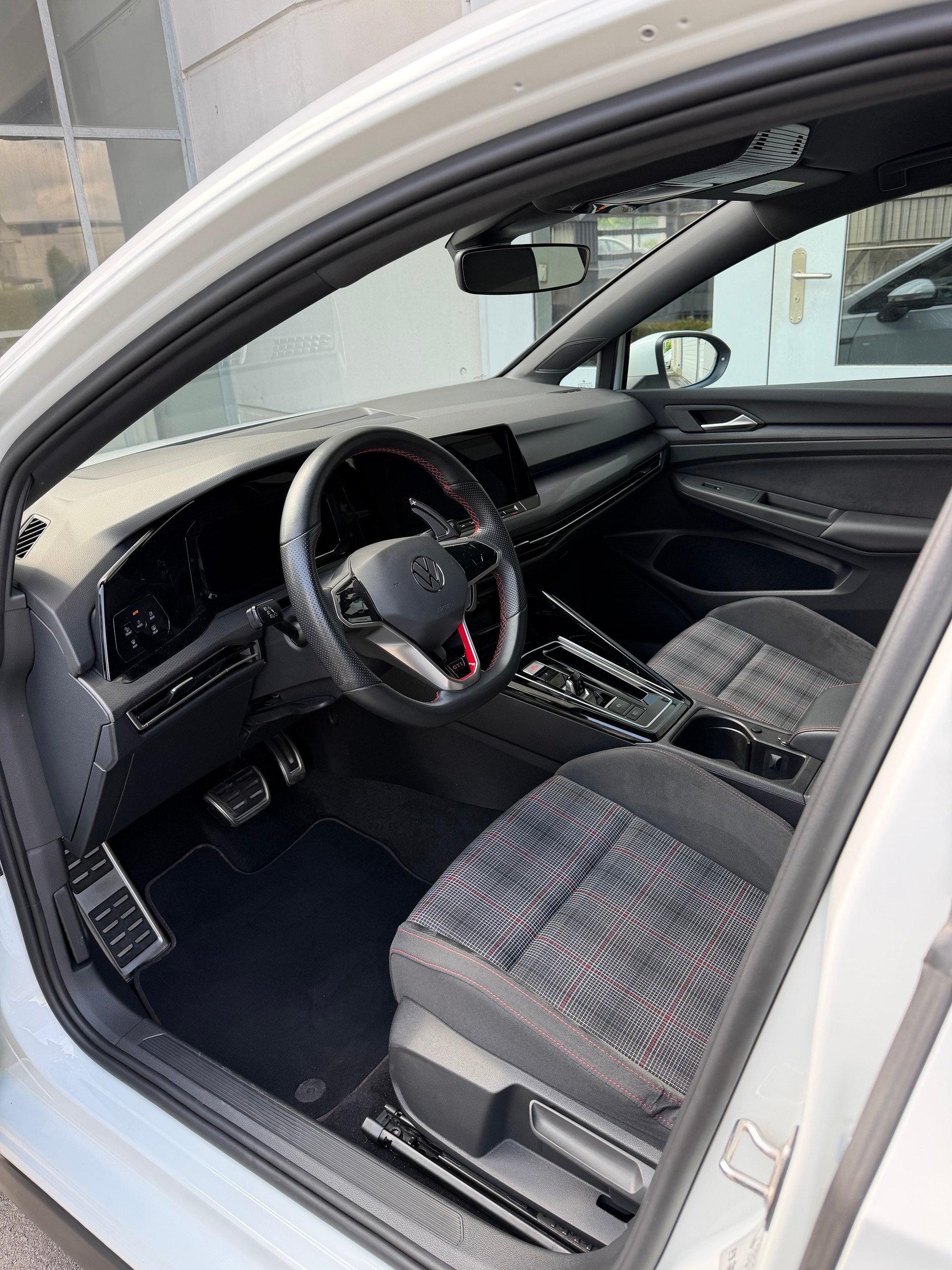 VW Golf 2.0 TSI GTI DSG-image-10