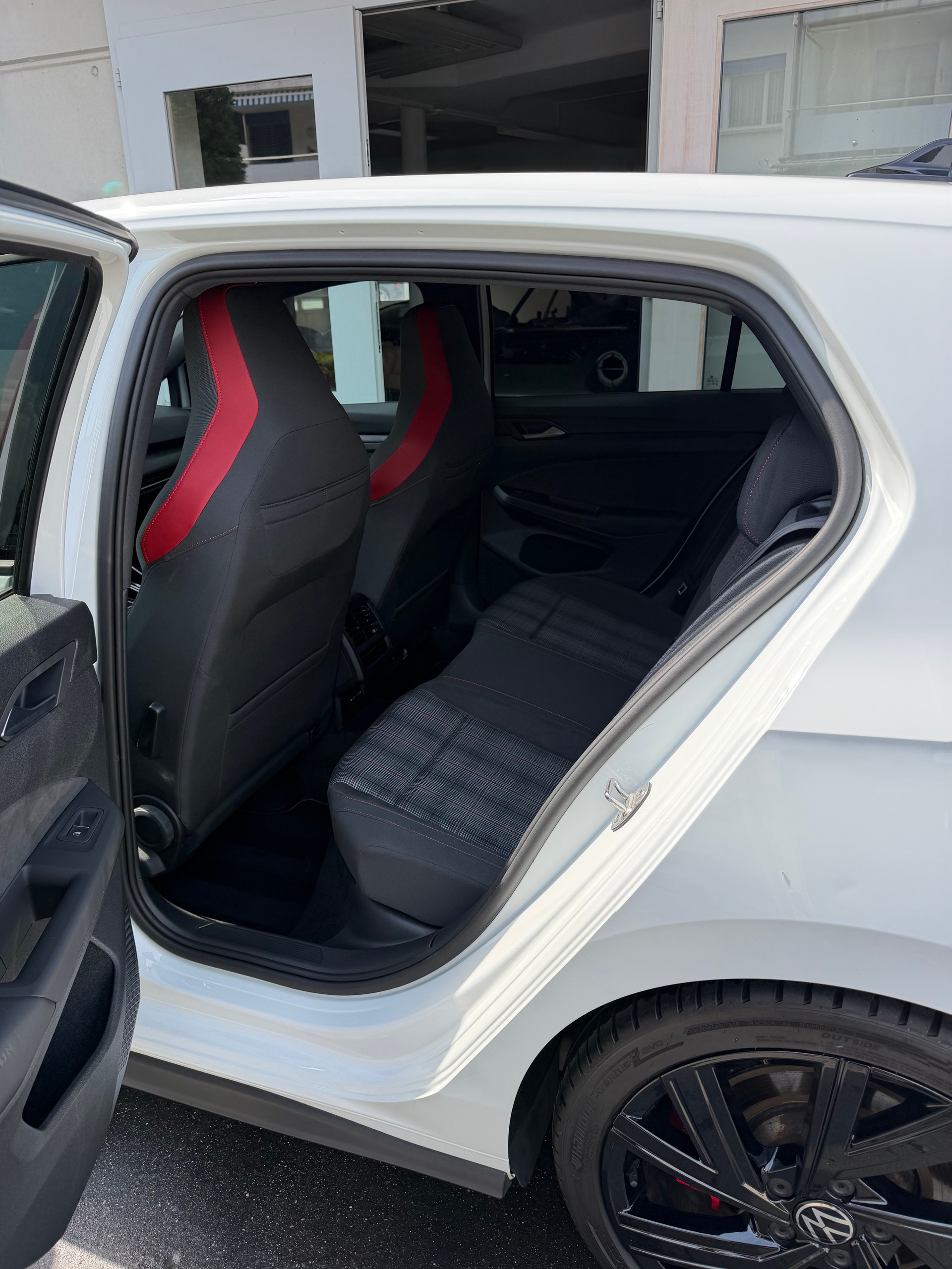 VW Golf 2.0 TSI GTI DSG-image-6