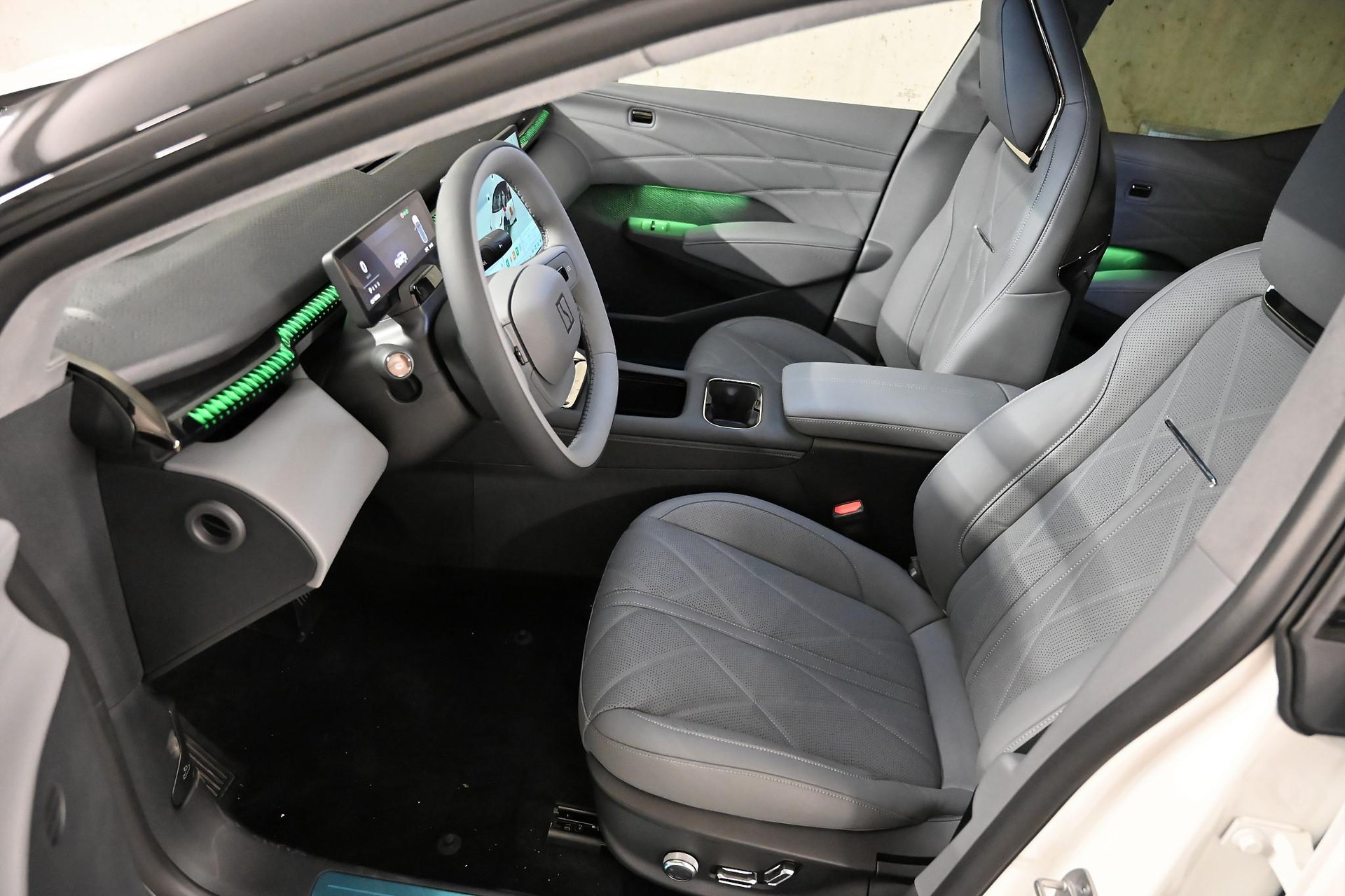 ZEEKR X Privilege AWD-showroom-element-2