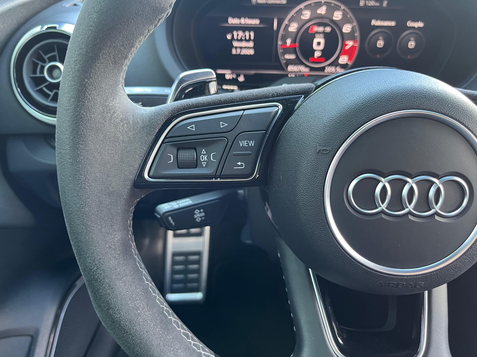 AUDI RS3 Sportback 2.5 TSI quattro S-tronic-image-16