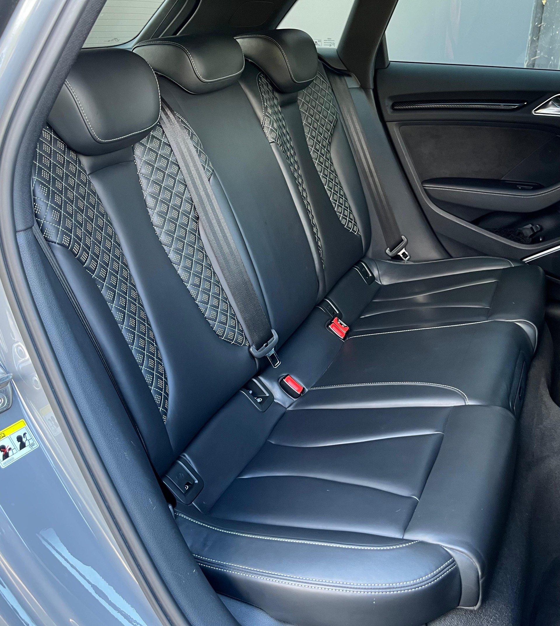 AUDI RS3 Sportback 2.5 TSI quattro S-tronic-image-13