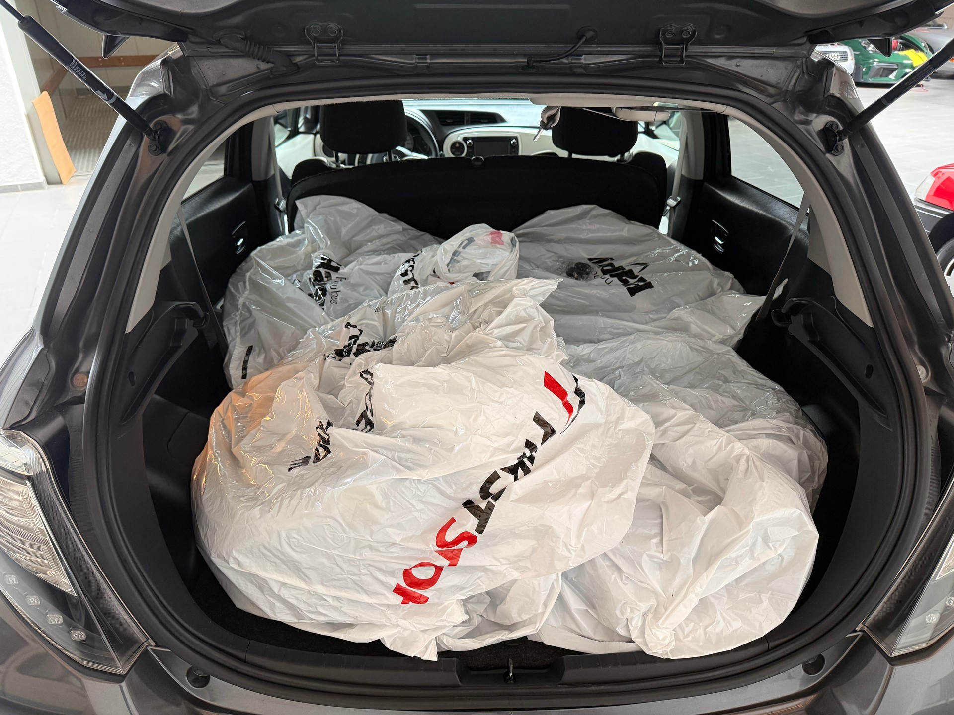 TOYOTA Yaris 1.33 Style Multidrive-image-9
