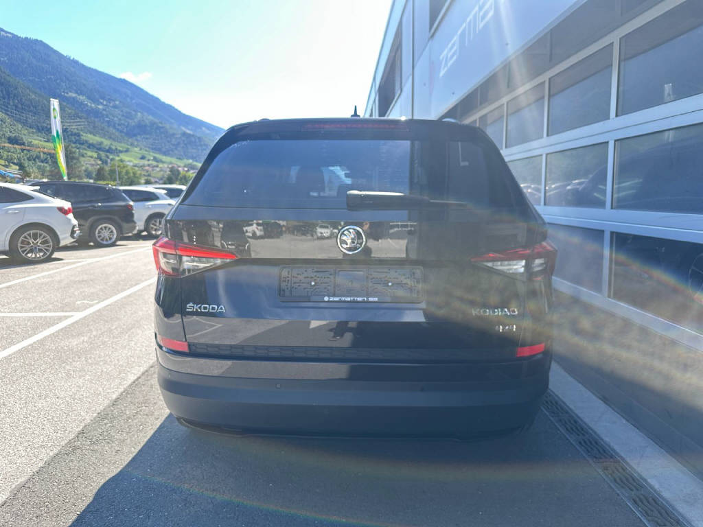 SKODA Kodiaq 2.0 TSI Ambition DSG-image-3