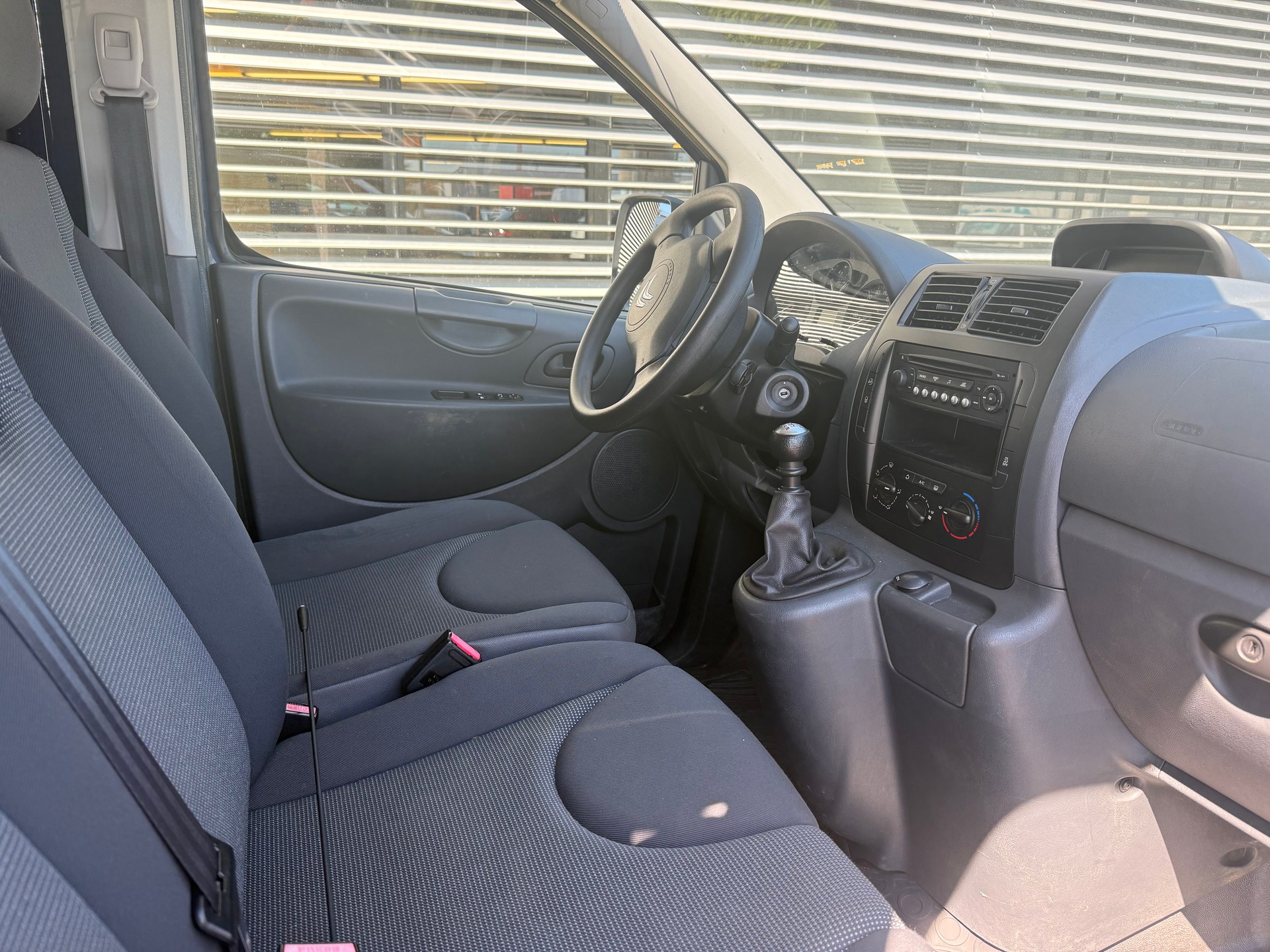 CITROEN Jumpy 2.0 HDi L2H1 Attraction 9 Platz-image-10