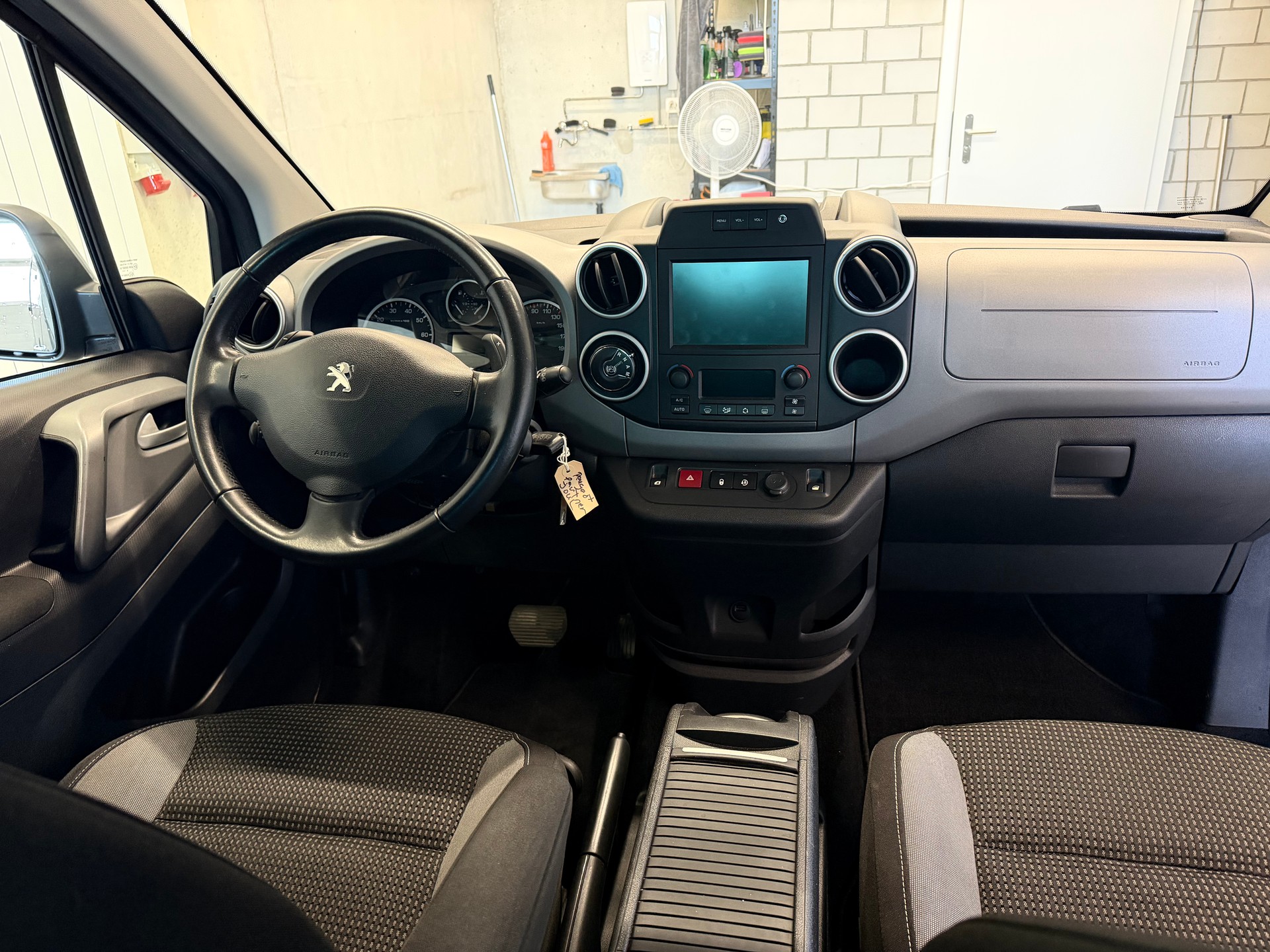 PEUGEOT Partner 1.6 BlueHDi Allure ETG6-image-9