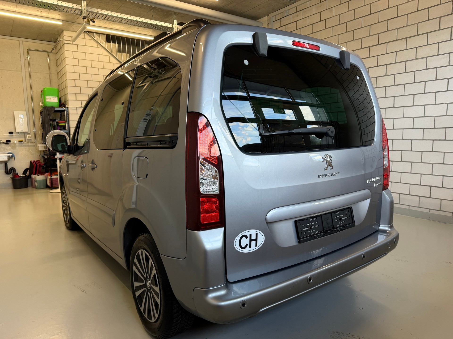 PEUGEOT Partner 1.6 BlueHDi Allure ETG6-image-3