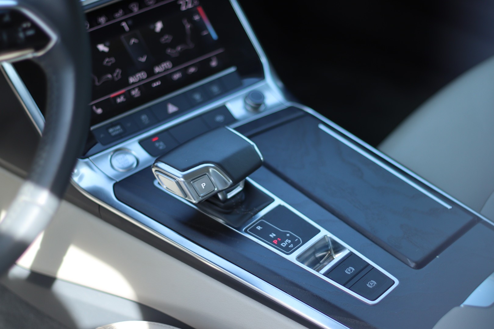 AUDI A6 Avant 40 TDI Sport quattro S-tronic • CH • Expertise • Garantie-image-10