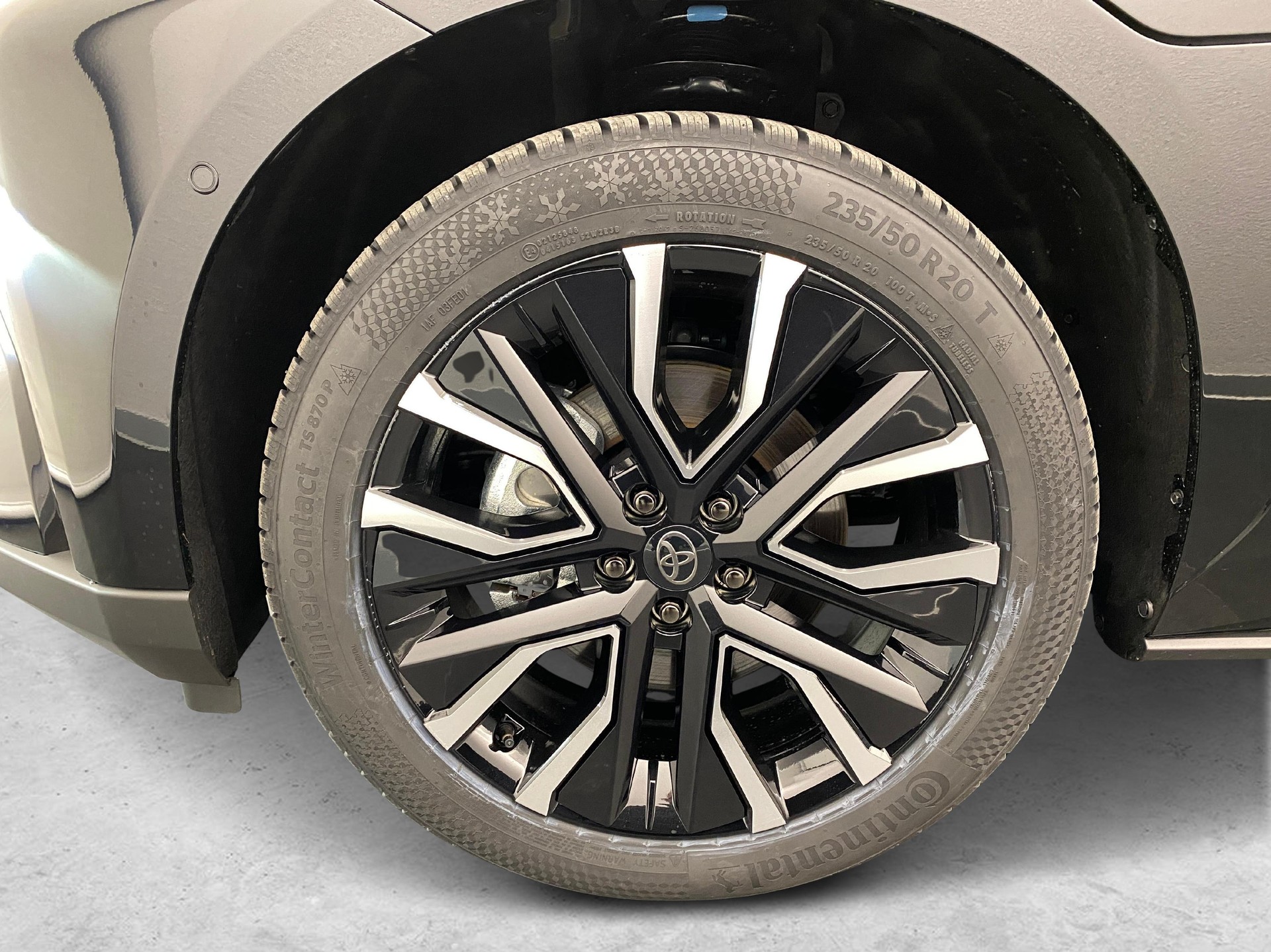 TOYOTA bZ4X Premium AWD-image-9