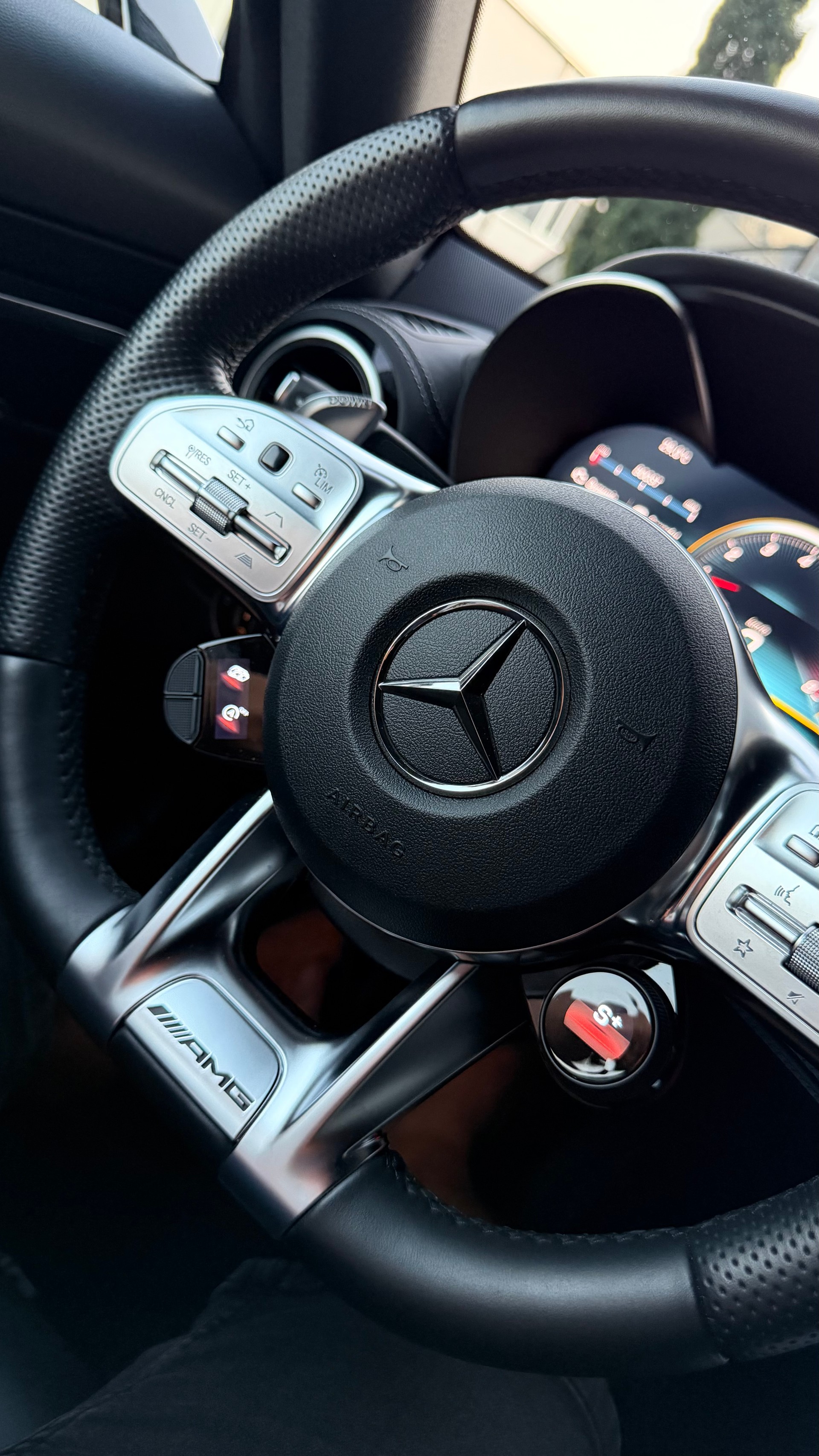 MERCEDES-BENZ AMG GT Speedshift ♦️1.Hand* CH Fahrzeug*Facelift Modell♦️-image-25