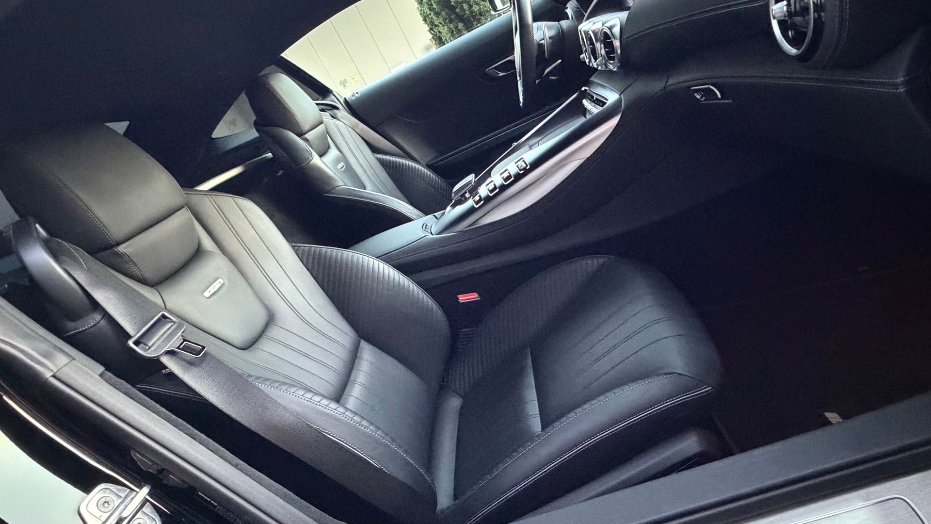 MERCEDES-BENZ AMG GT Speedshift ♦️1.Hand* CH Fahrzeug*Facelift Modell♦️-image-22