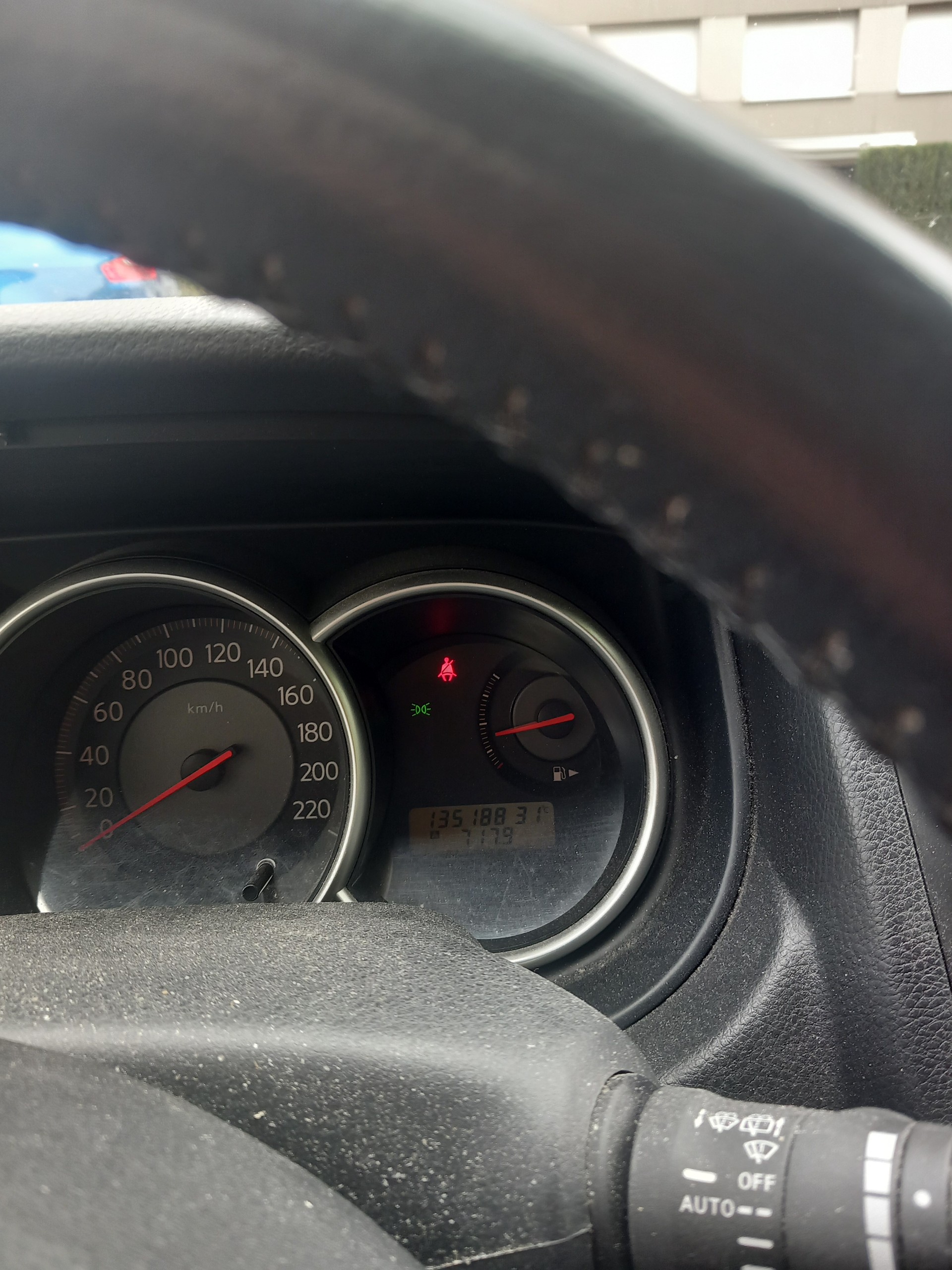 NISSAN Tiida 1.6 tekna Automatic-image-6
