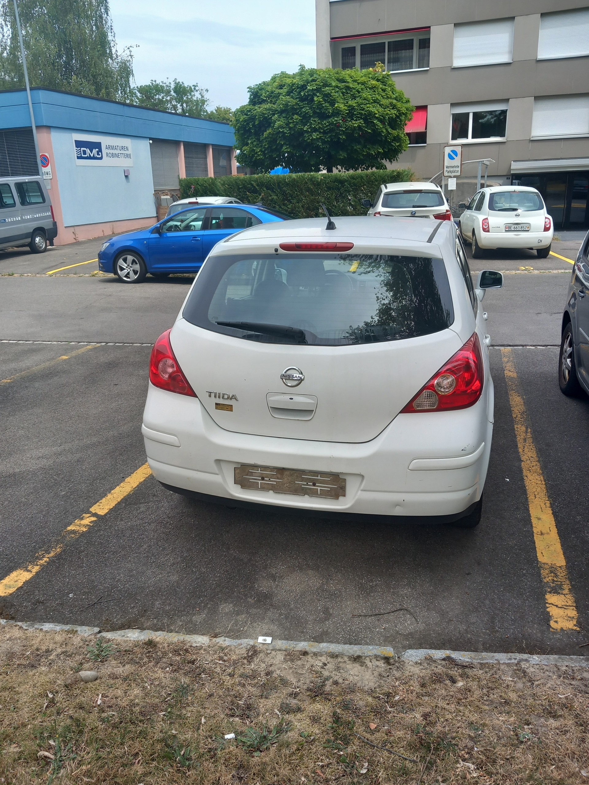 NISSAN Tiida 1.6 tekna Automatic-image-3