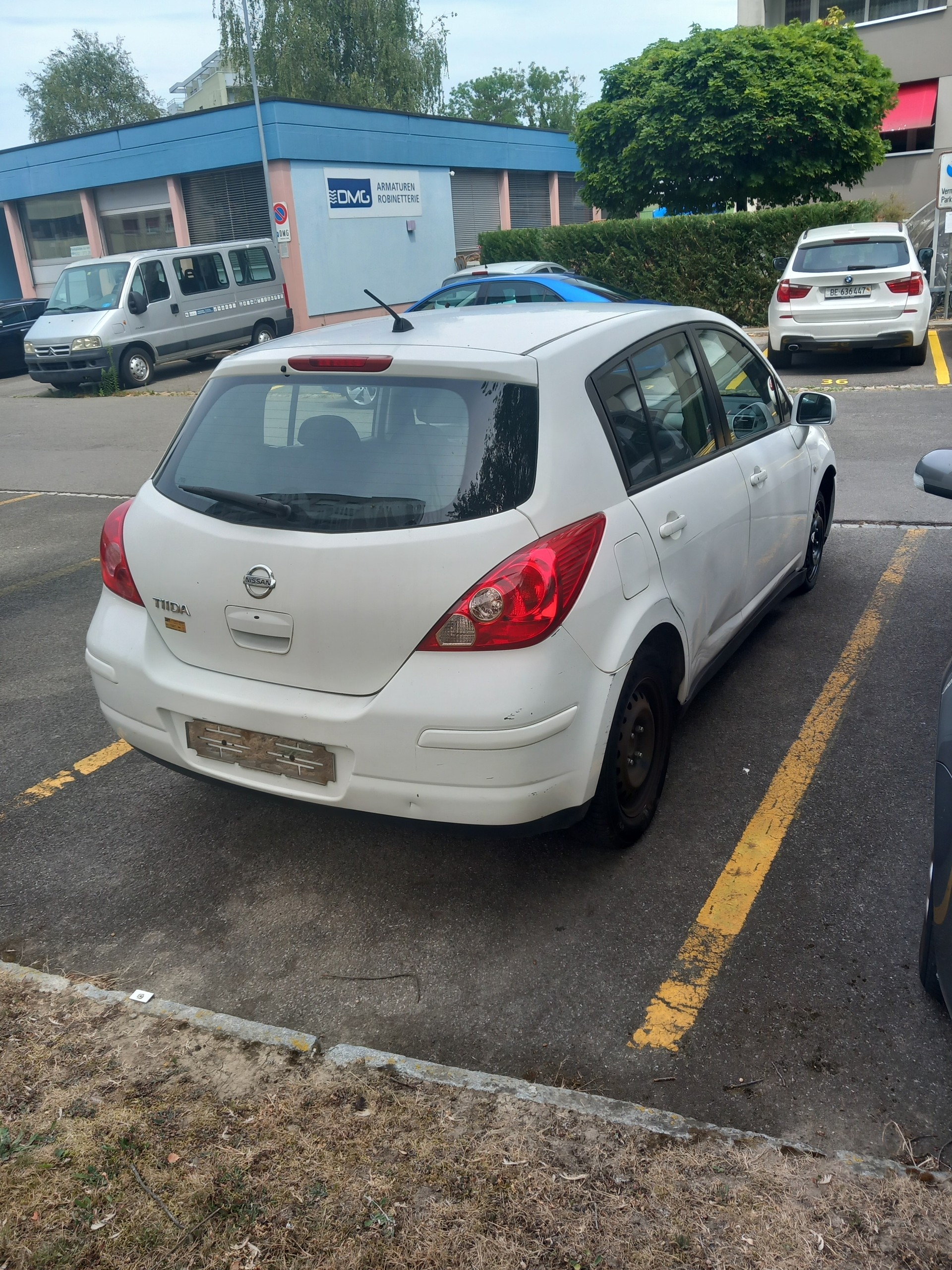 NISSAN Tiida 1.6 tekna Automatic-image-2