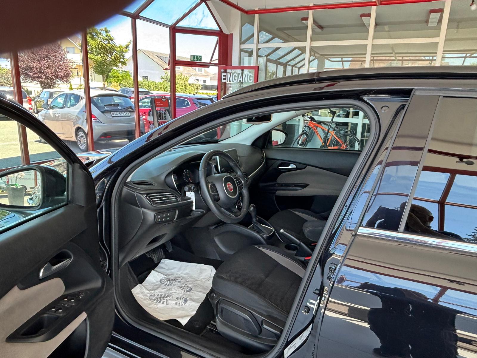 FIAT Tipo 1.6MJ Station Wagon Lounge DCT-image-7