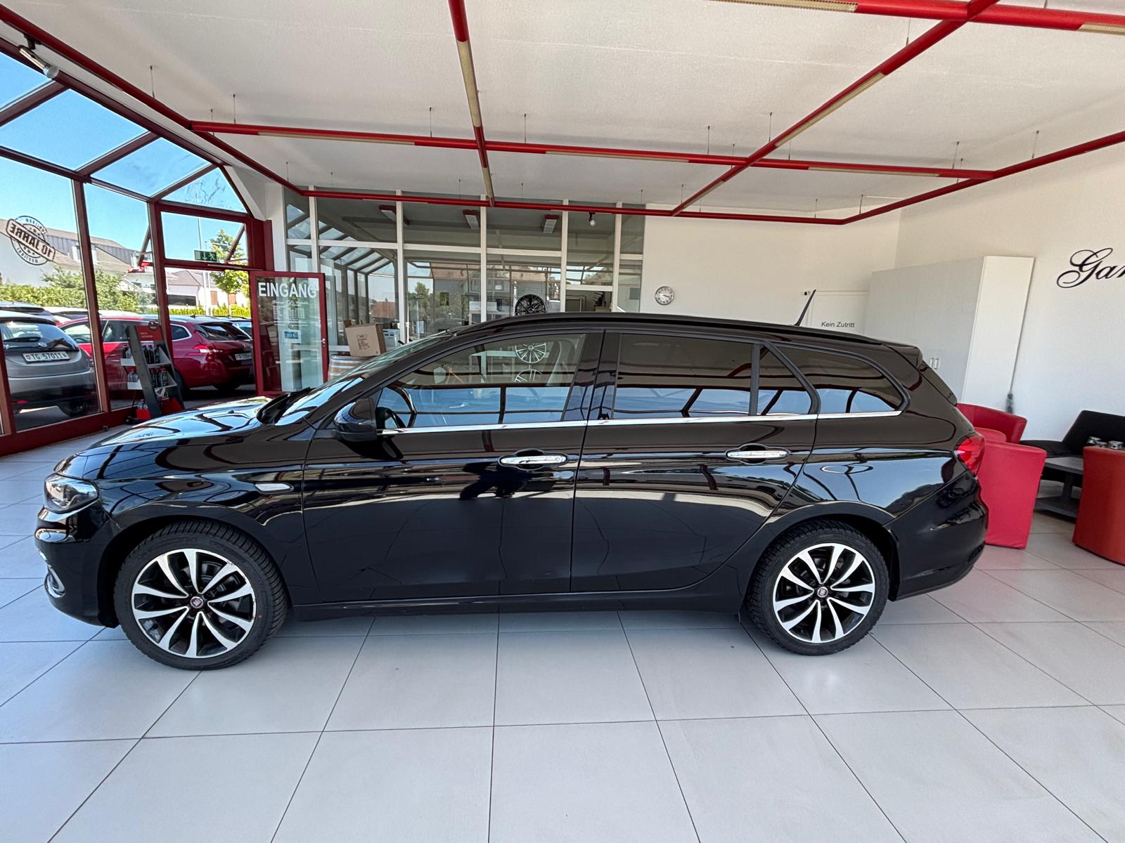 FIAT Tipo 1.6MJ Station Wagon Lounge DCT-image-1