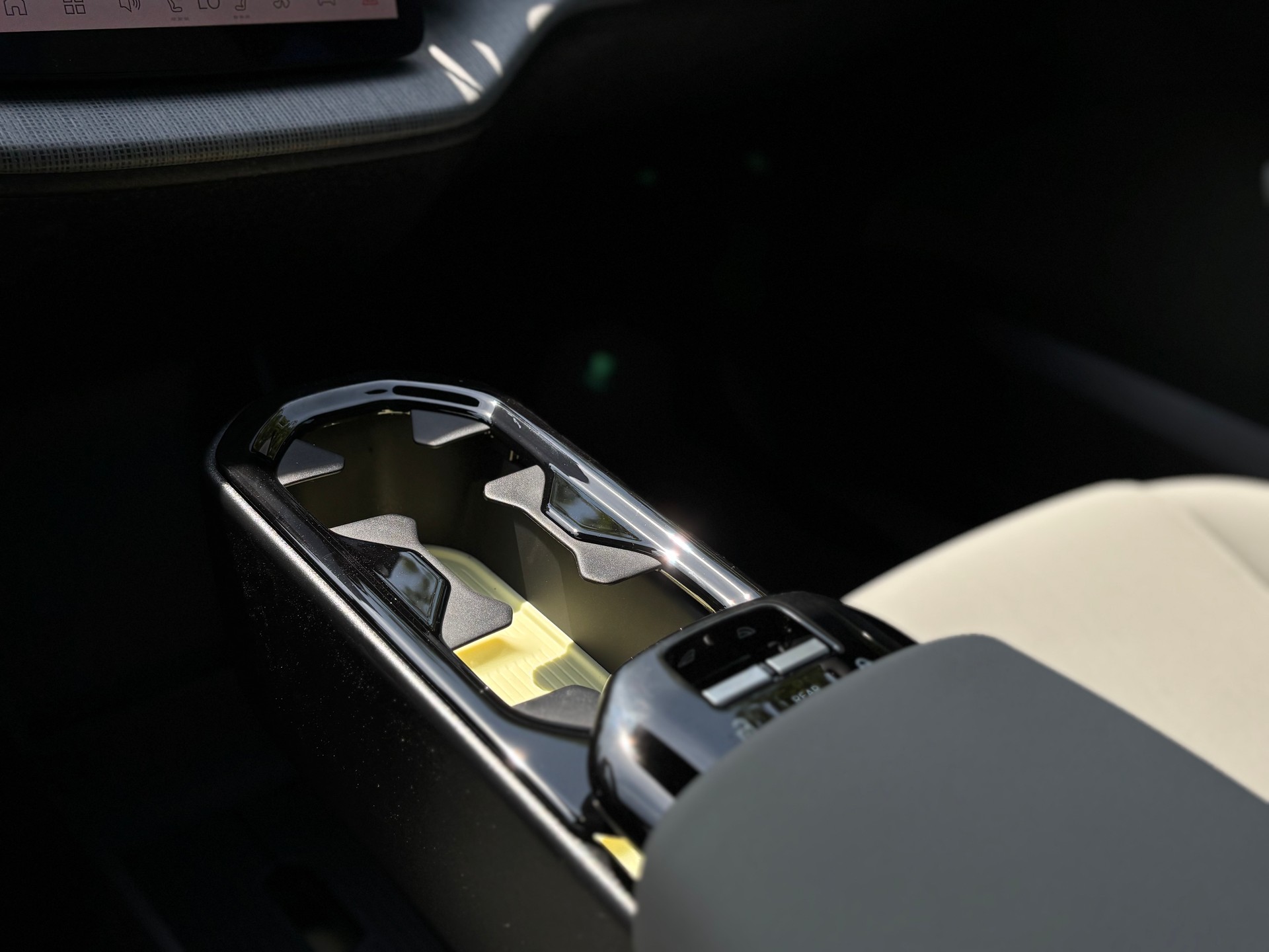 VOLVO EX30 CC E60 Twin Performance AWD-image-15