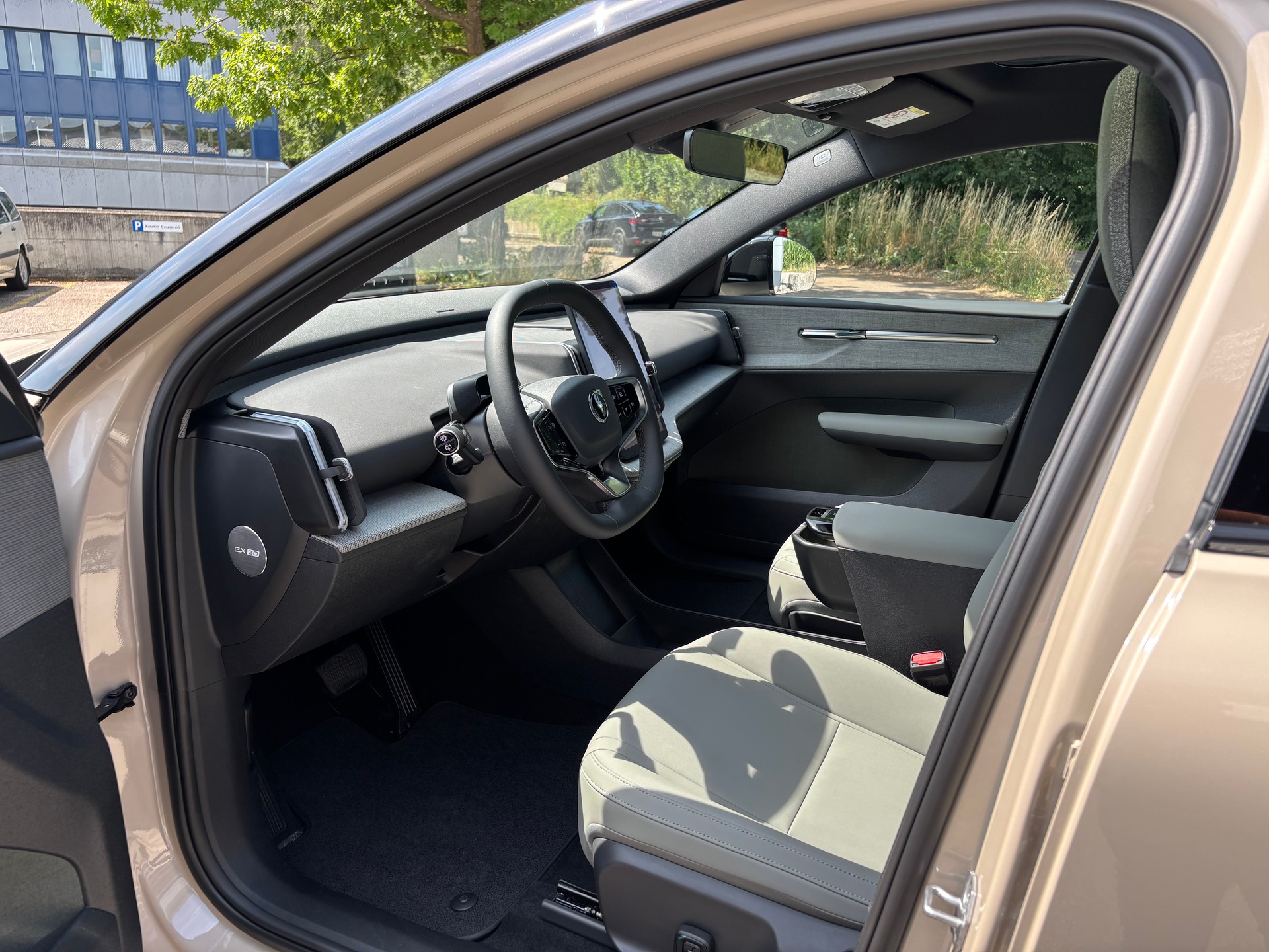 VOLVO EX30 CC E60 Twin Performance AWD-image-2