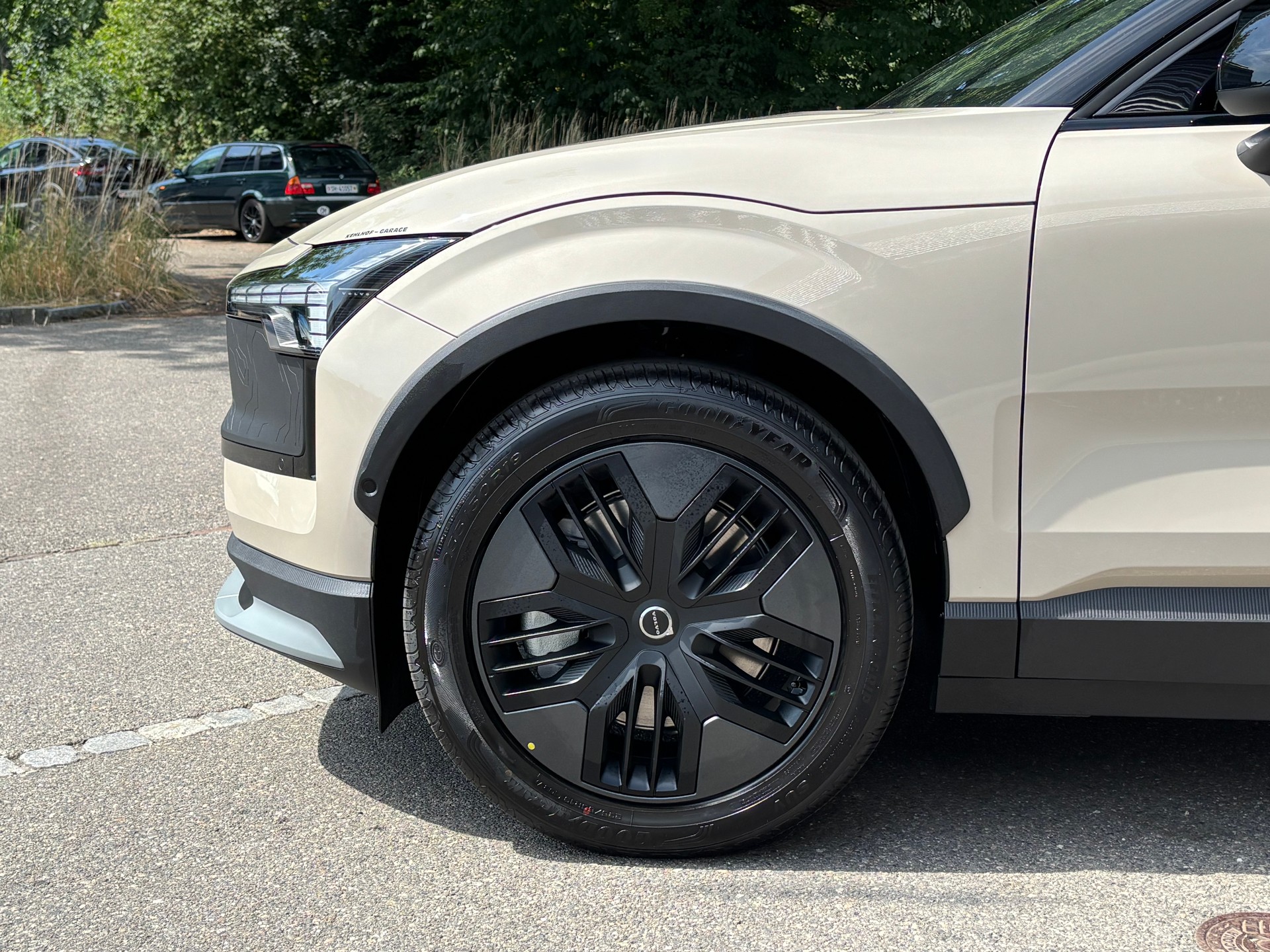VOLVO EX30 CC E60 Twin Performance AWD-image-1