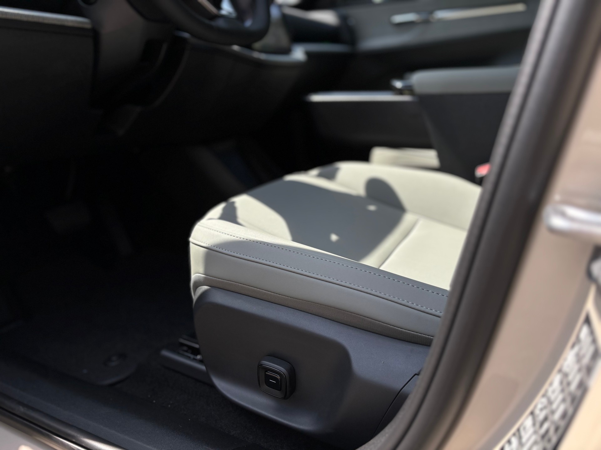 VOLVO EX30 CC E60 Twin Performance AWD-image-17