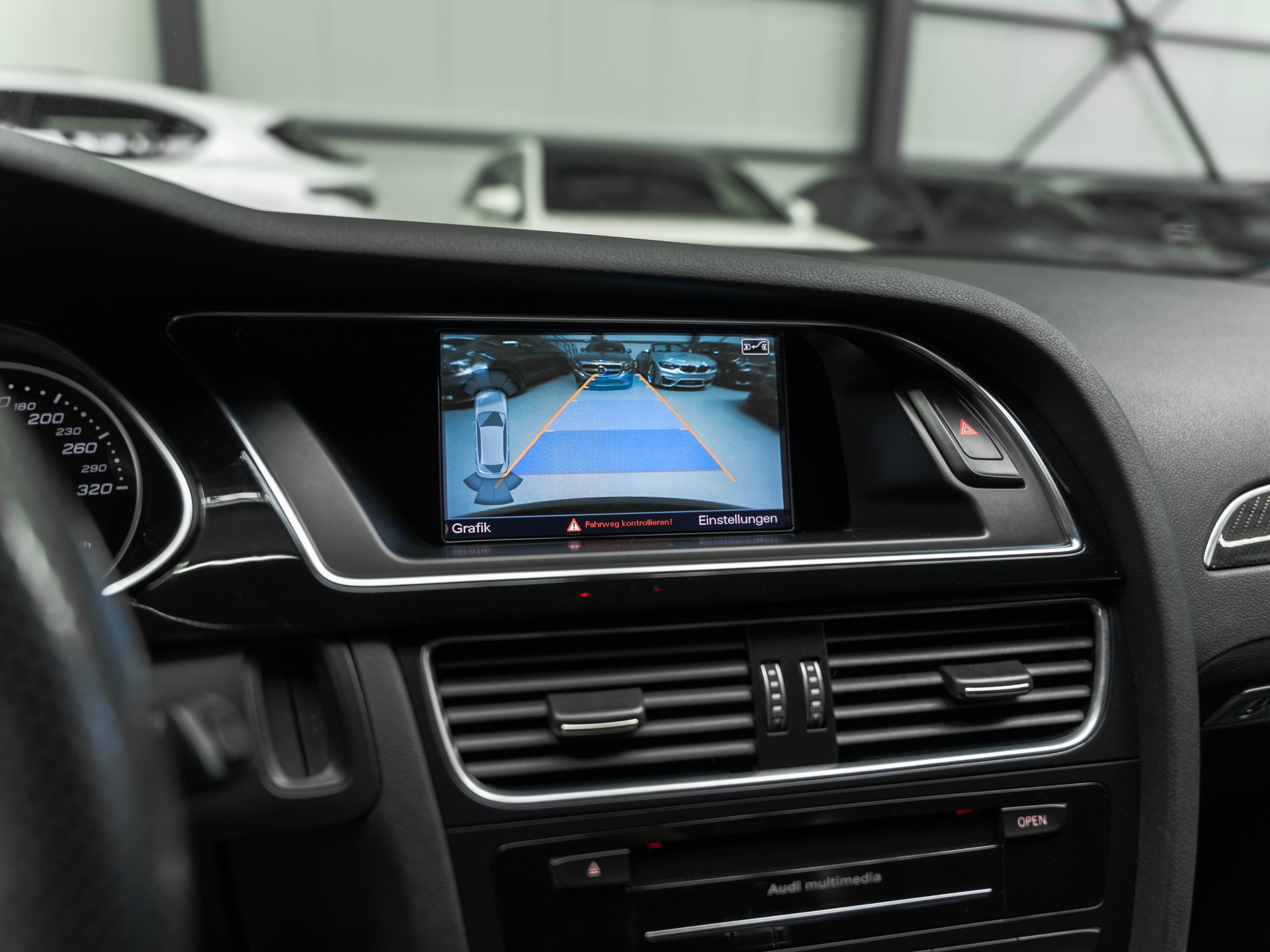 AUDI RS4 Avant 4.2 FSI V8 quattro S-tronic-image-28