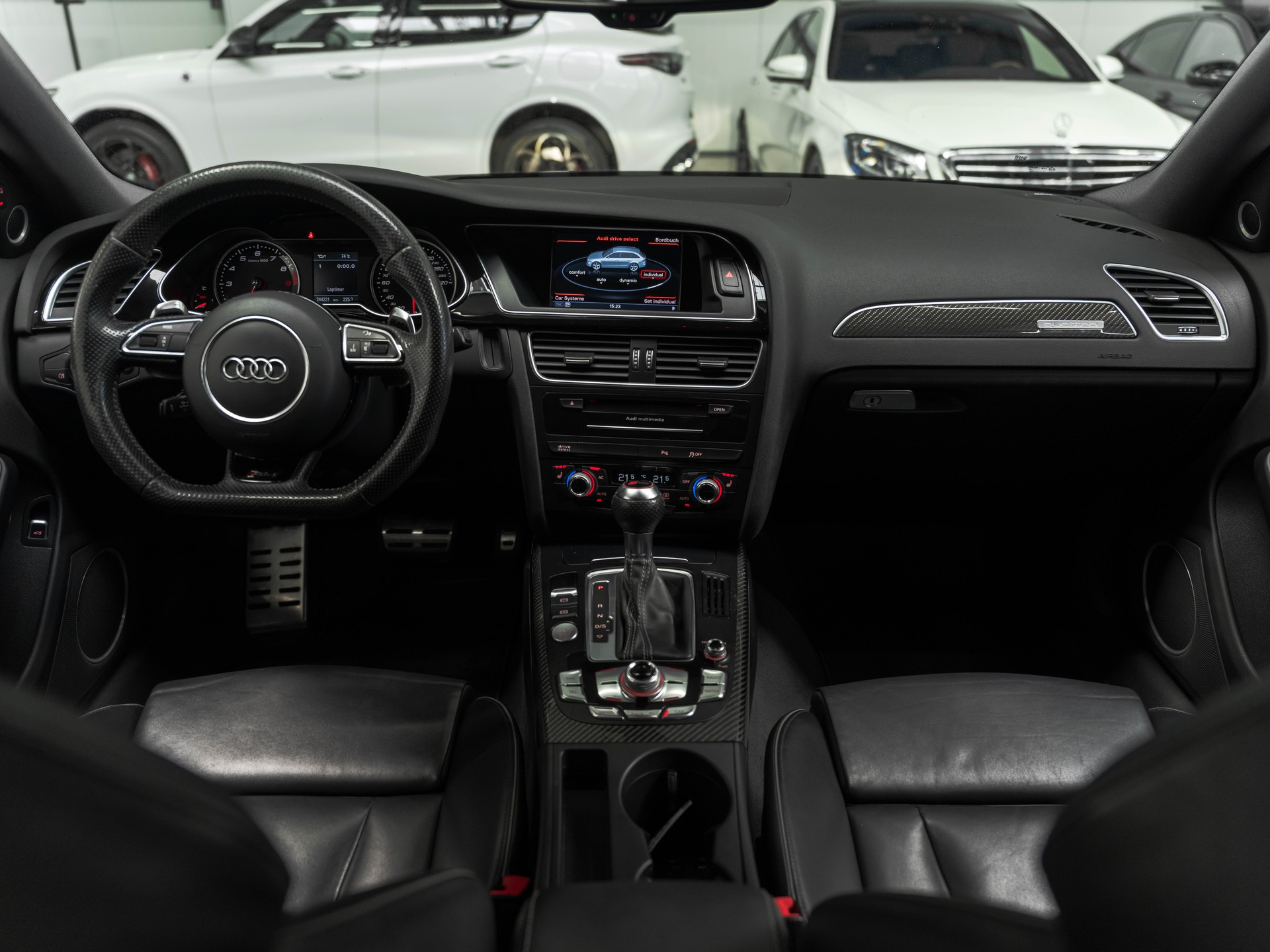 AUDI RS4 Avant 4.2 FSI V8 quattro S-tronic-image-11