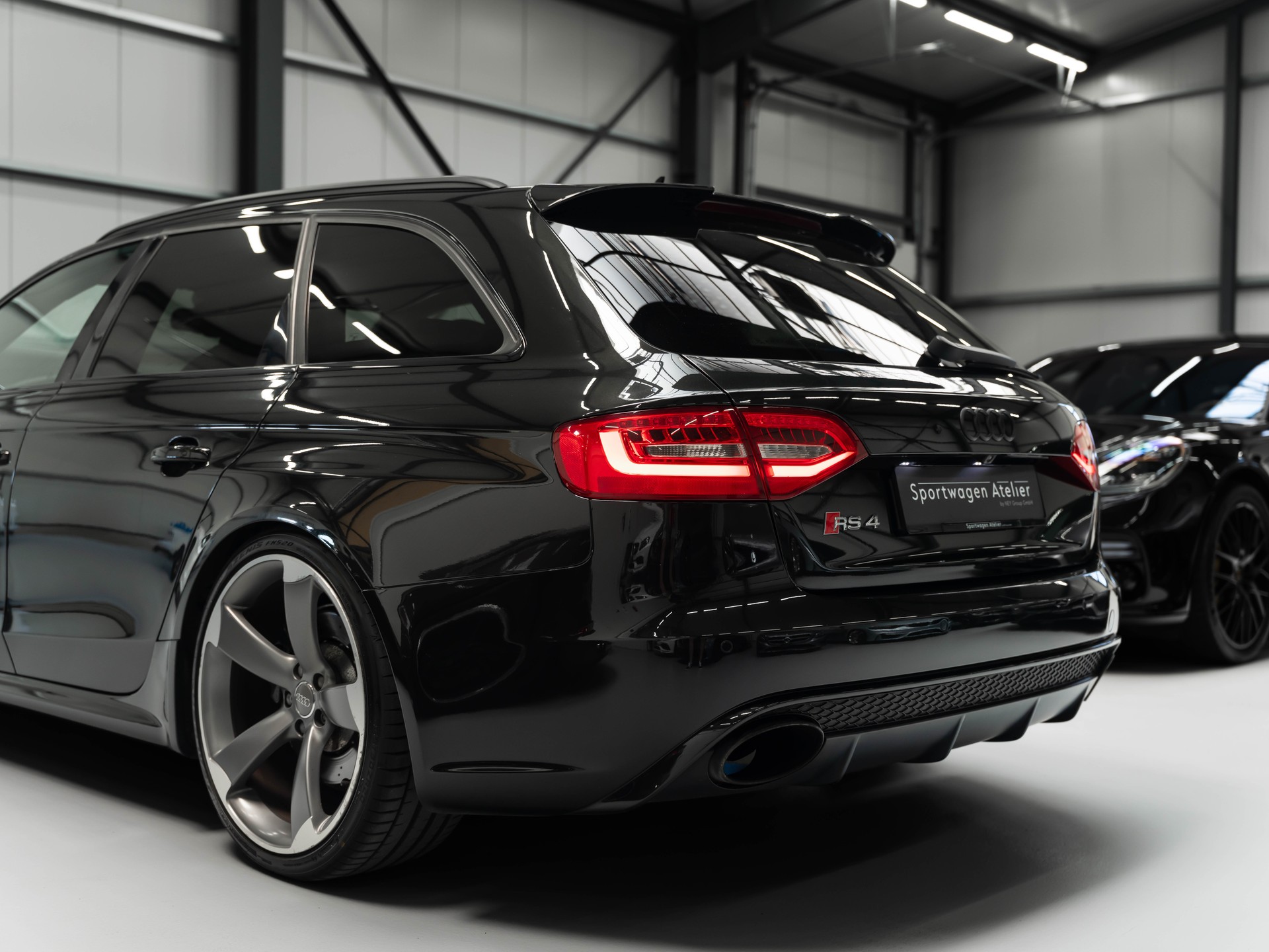 AUDI RS4 Avant 4.2 FSI V8 quattro S-tronic-image-14